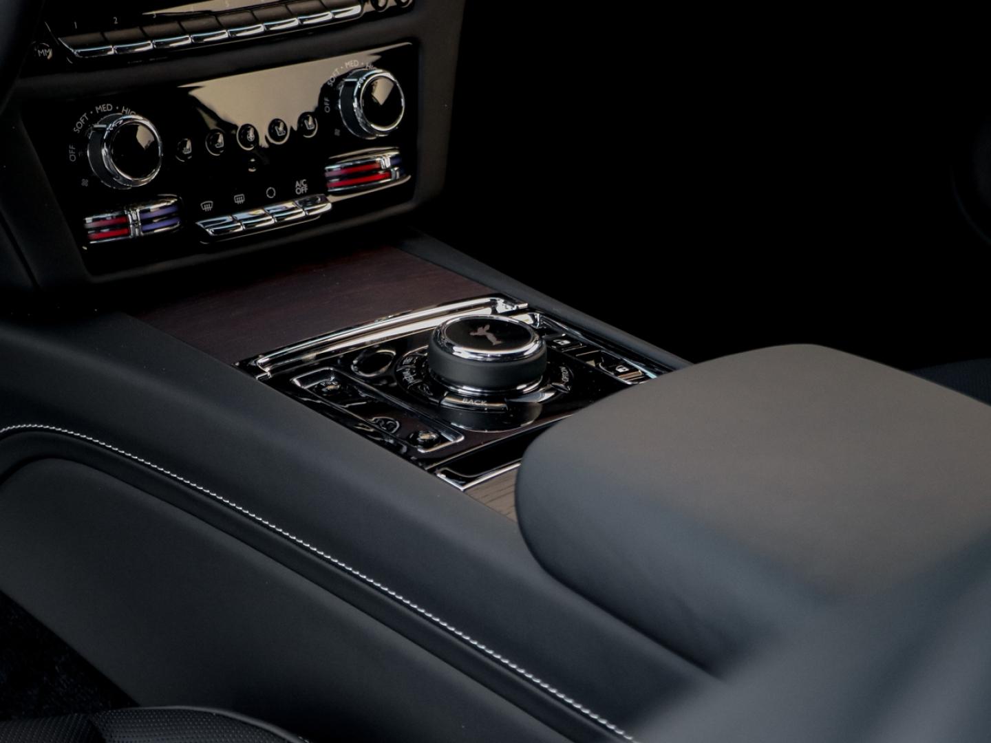 Image ROLLS ROYCE SPECTRE Silver Badge