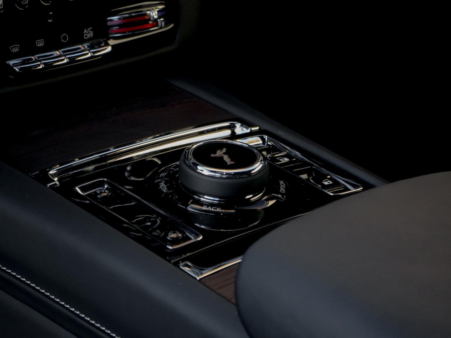 Image ROLLS ROYCE SPECTRE Silver Badge