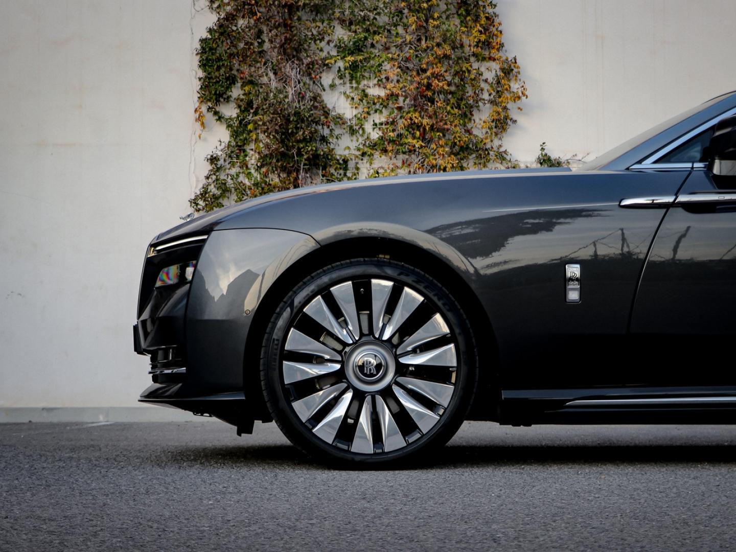 Image ROLLS ROYCE SPECTRE Silver Badge