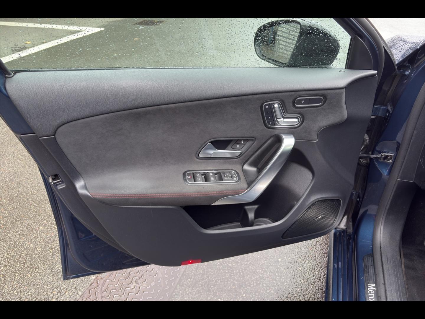 Image MERCEDES-BENZ Classe A 180d 116ch AMG Line 8G-DCT