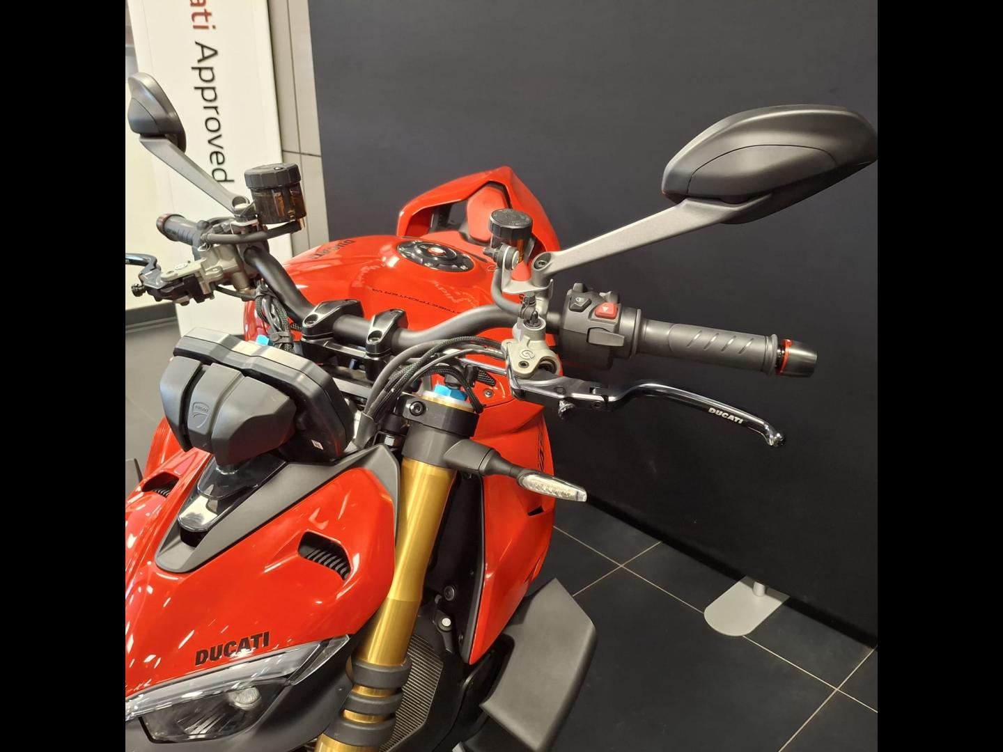 Image DUCATI Streetfighter 1103 Streetfighter V4 S 2023