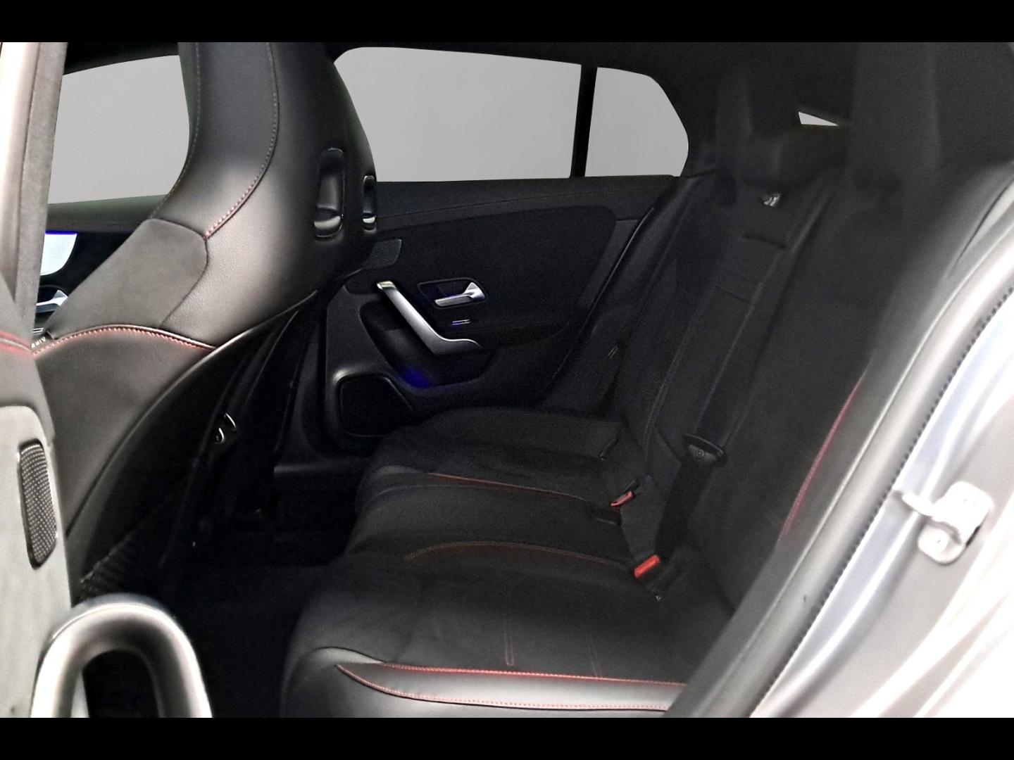 Image MERCEDES-BENZ CLA Shooting Brake 200 d 150ch AMG Line 8G-DCT