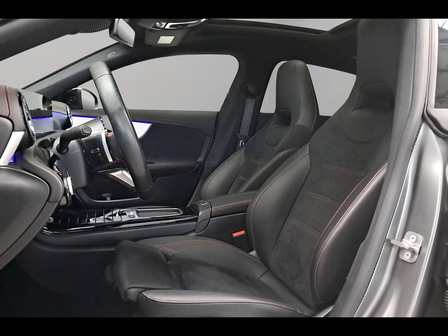 Image MERCEDES-BENZ CLA Shooting Brake 200 d 150ch AMG Line 8G-DCT