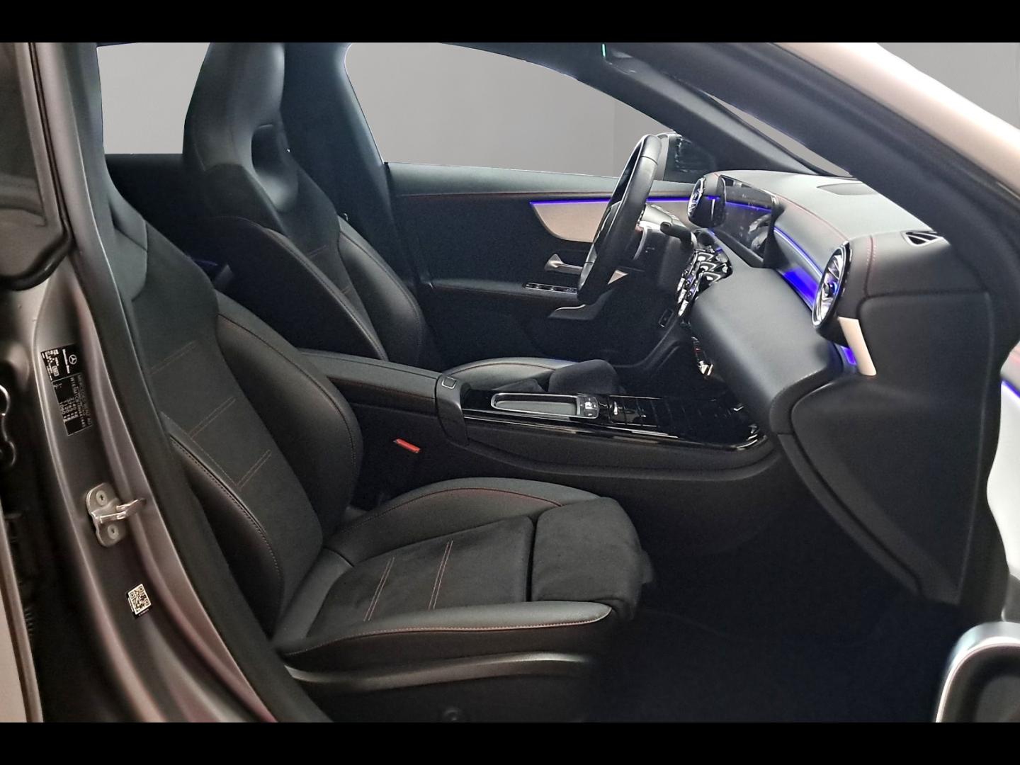 Image MERCEDES-BENZ CLA Shooting Brake 200 d 150ch AMG Line 8G-DCT