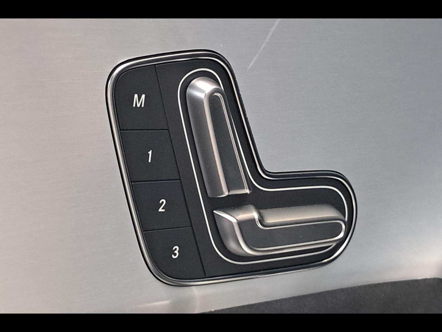 Image MERCEDES-BENZ CLA Shooting Brake 200 d 150ch AMG Line 8G-DCT