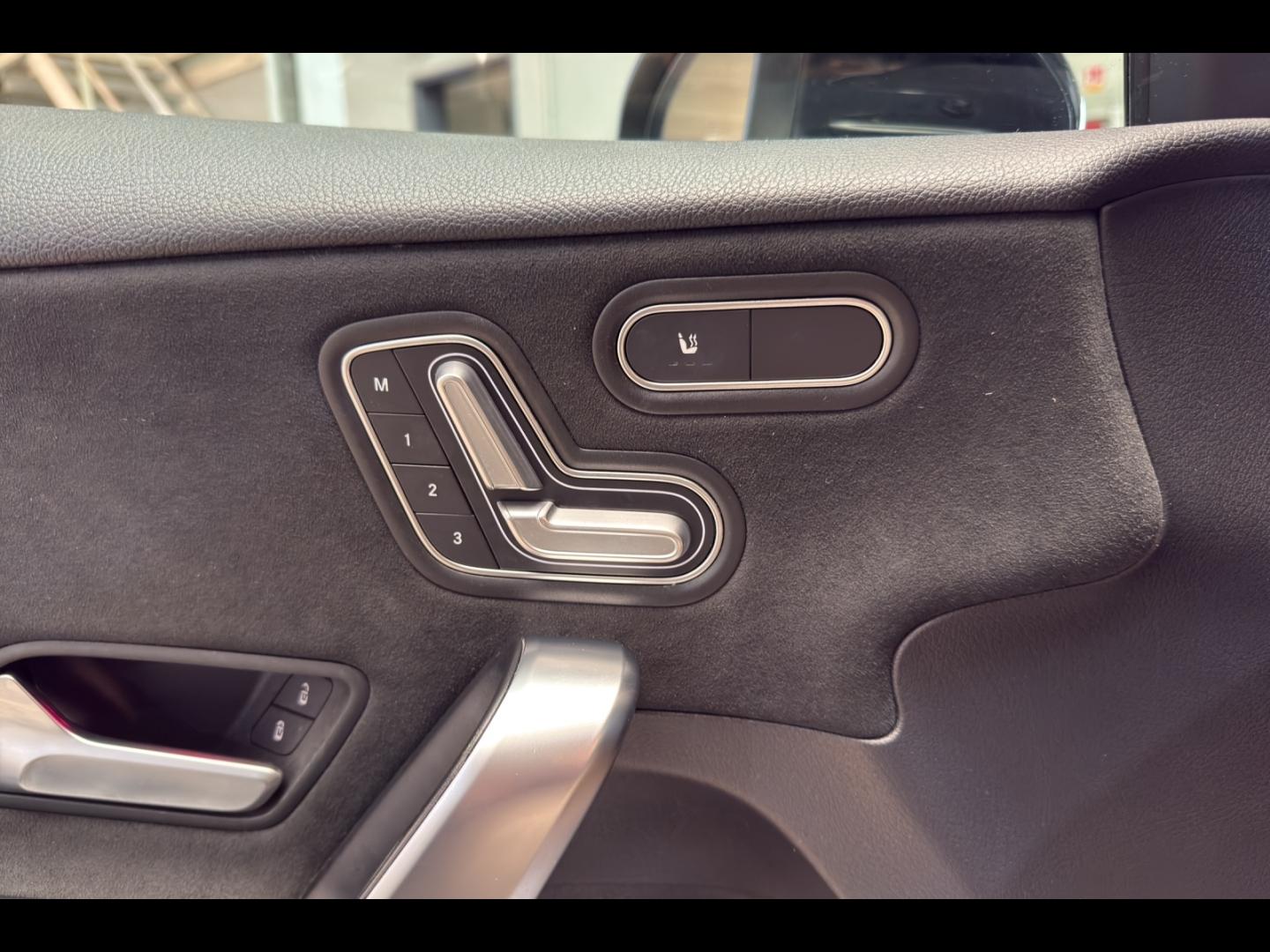 Image MERCEDES-BENZ Classe A 200 d 150ch AMG Line 8G-DCT