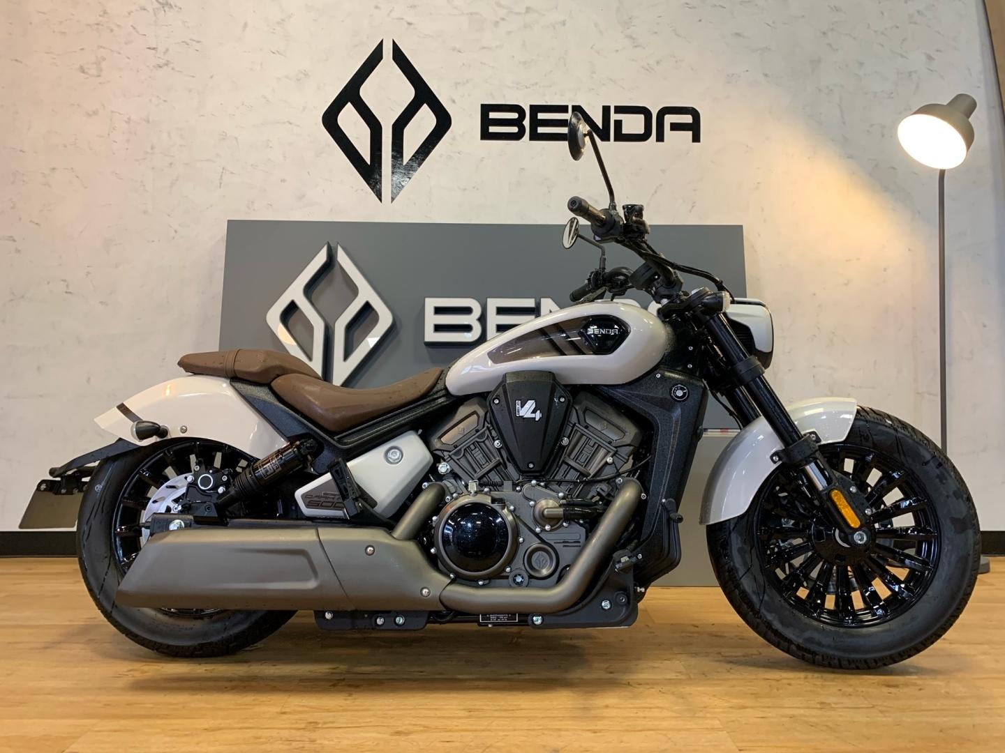 Photo BENDA DARKFLAG COMMANDER 500cc