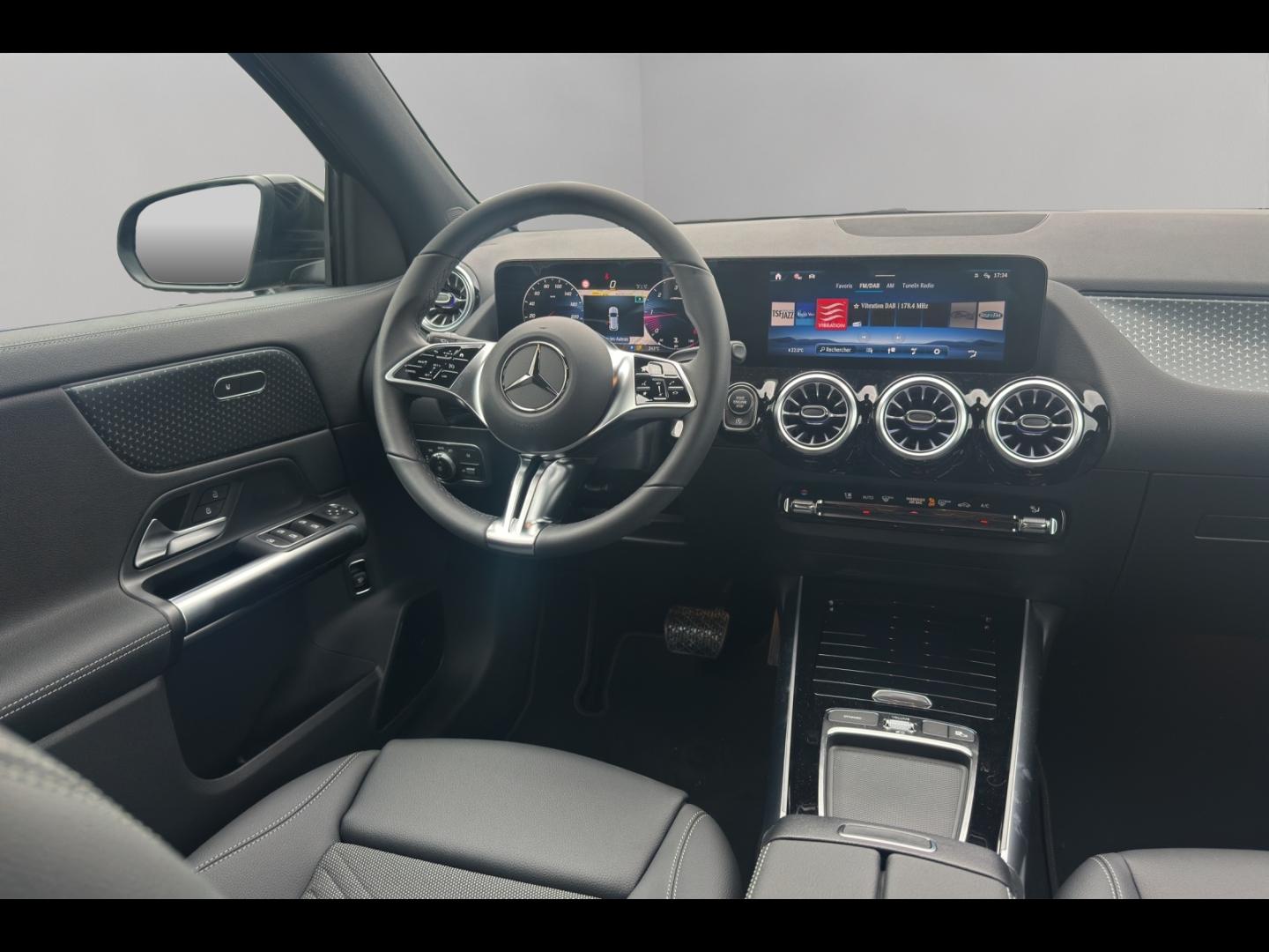 Image MERCEDES-BENZ GLA 180 d 116ch Progressive Line 8G-DCT