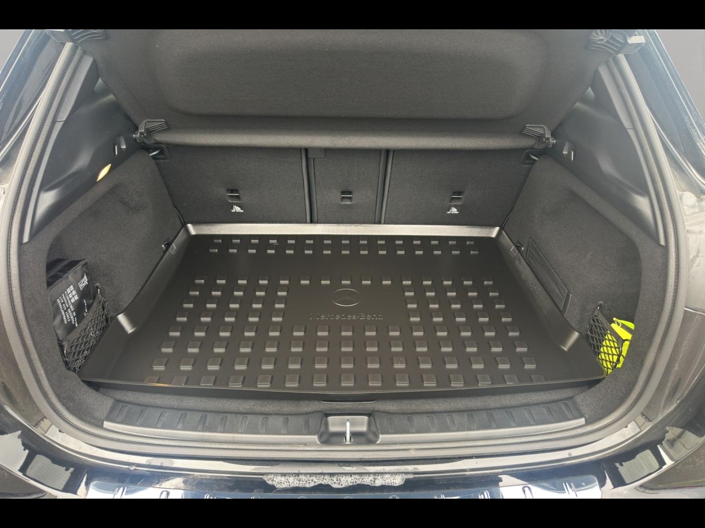 Image MERCEDES-BENZ GLA 180 d 116ch Progressive Line 8G-DCT
