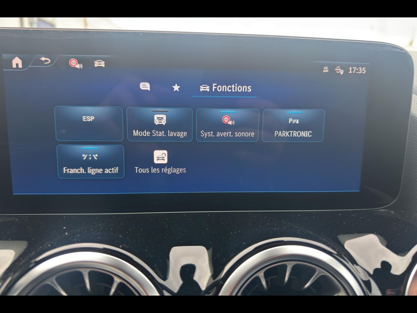 Image MERCEDES-BENZ GLA 180 d 116ch Progressive Line 8G-DCT