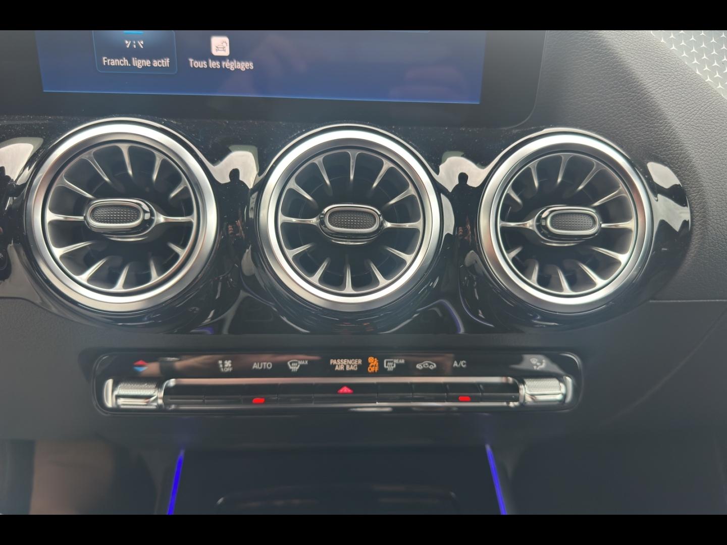 Image MERCEDES-BENZ GLA 180 d 116ch Progressive Line 8G-DCT