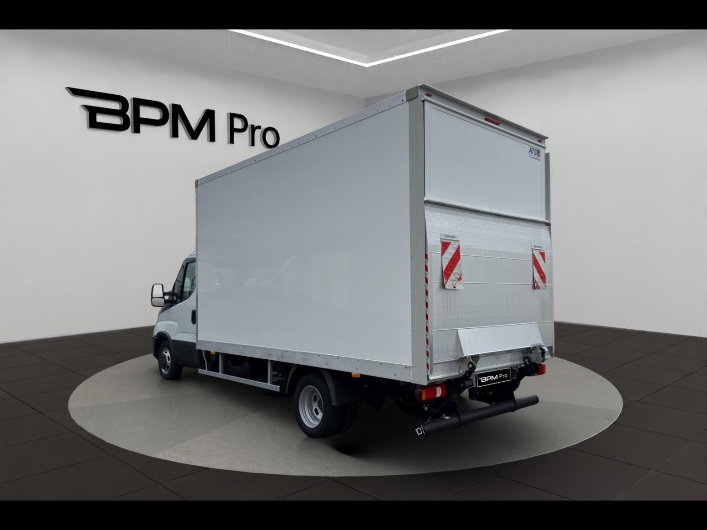 Image IVECO Daily CCb 35-160H / 3.0 160CH / CAISSE & HAYON / 35C16 / 2024 /