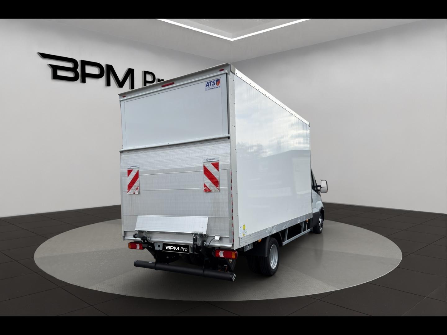 Image IVECO Daily CCb 35-160H / 3.0 160CH / CAISSE & HAYON / 35C16 / 2024 /