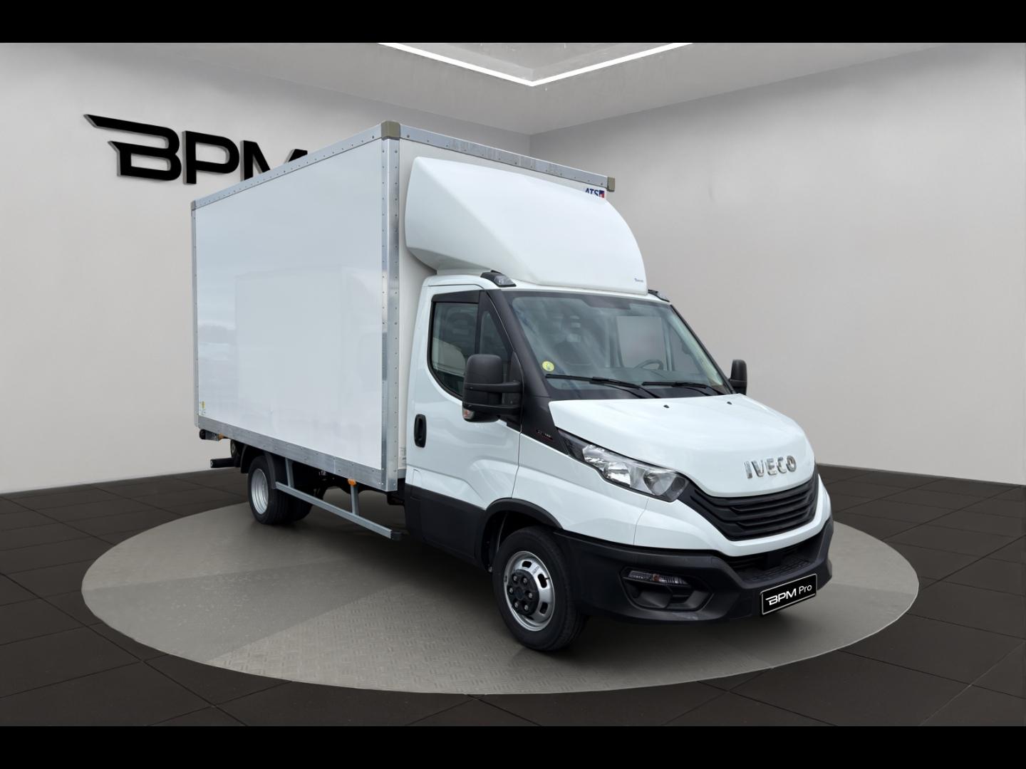 Image IVECO Daily CCb 35-160H / 3.0 160CH / CAISSE & HAYON / 35C16 / 2024 /