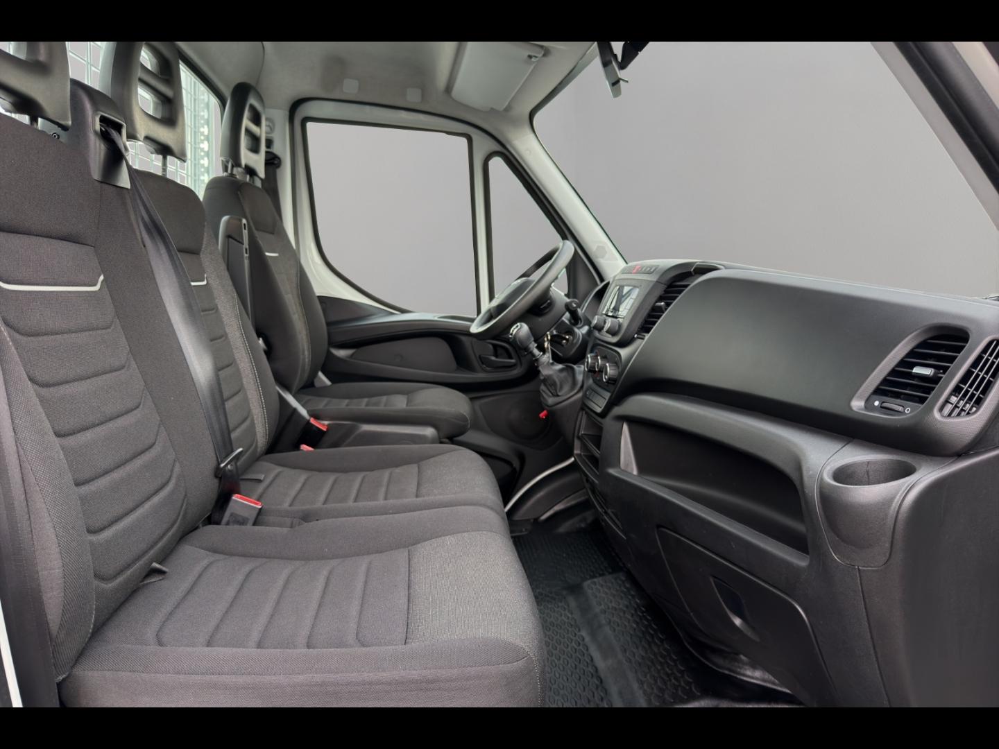 Image IVECO Daily CCb 35C16H empattement 3450 3.0 Tor