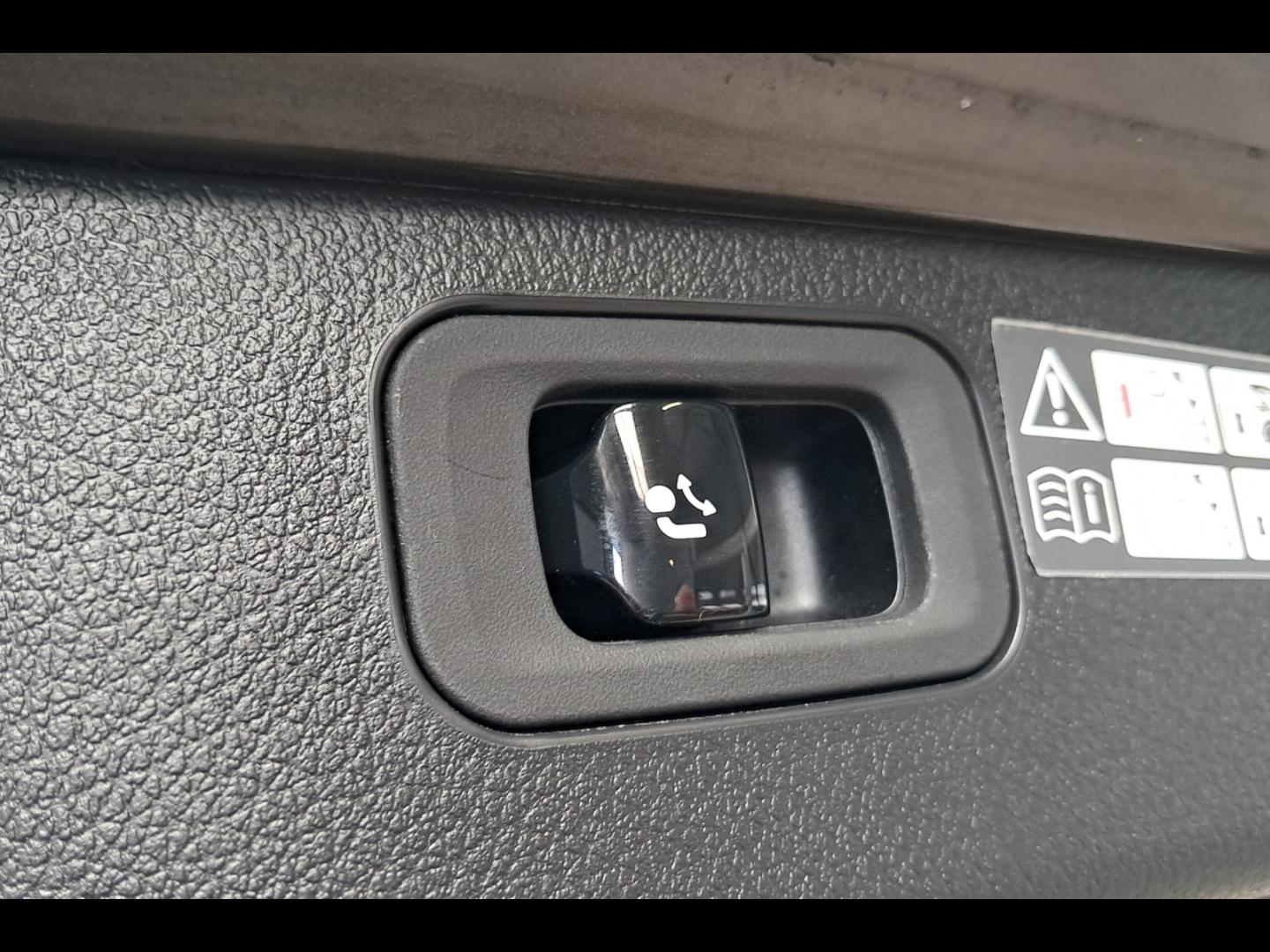 Image MERCEDES-BENZ Classe C Break 300 d e 197+129ch AMG Line 4Matic