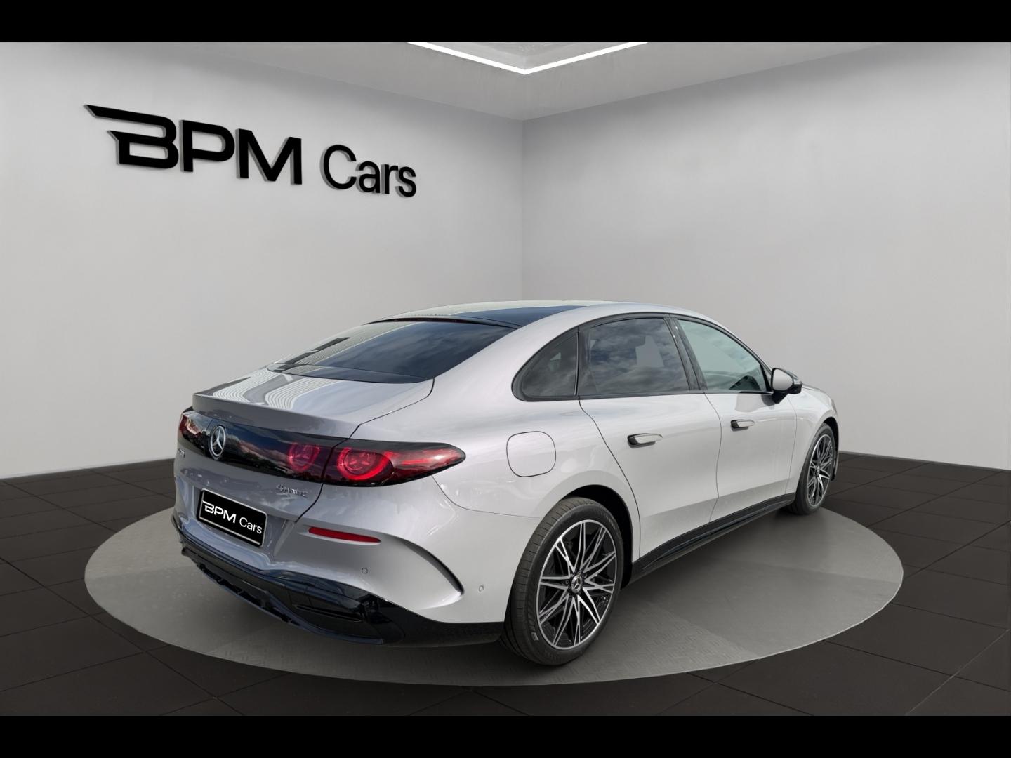 Image MERCEDES-BENZ Classe C 400 489ch 94,5kWh AMG Line 4Matic