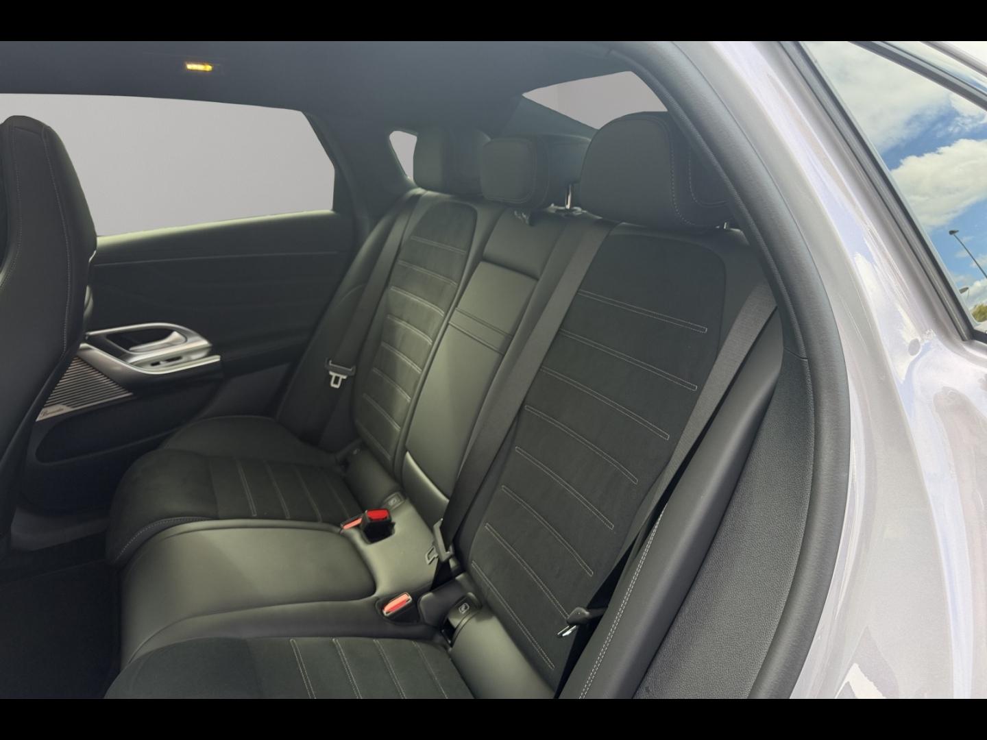 Image MERCEDES-BENZ Classe C 400 489ch 94,5kWh AMG Line 4Matic