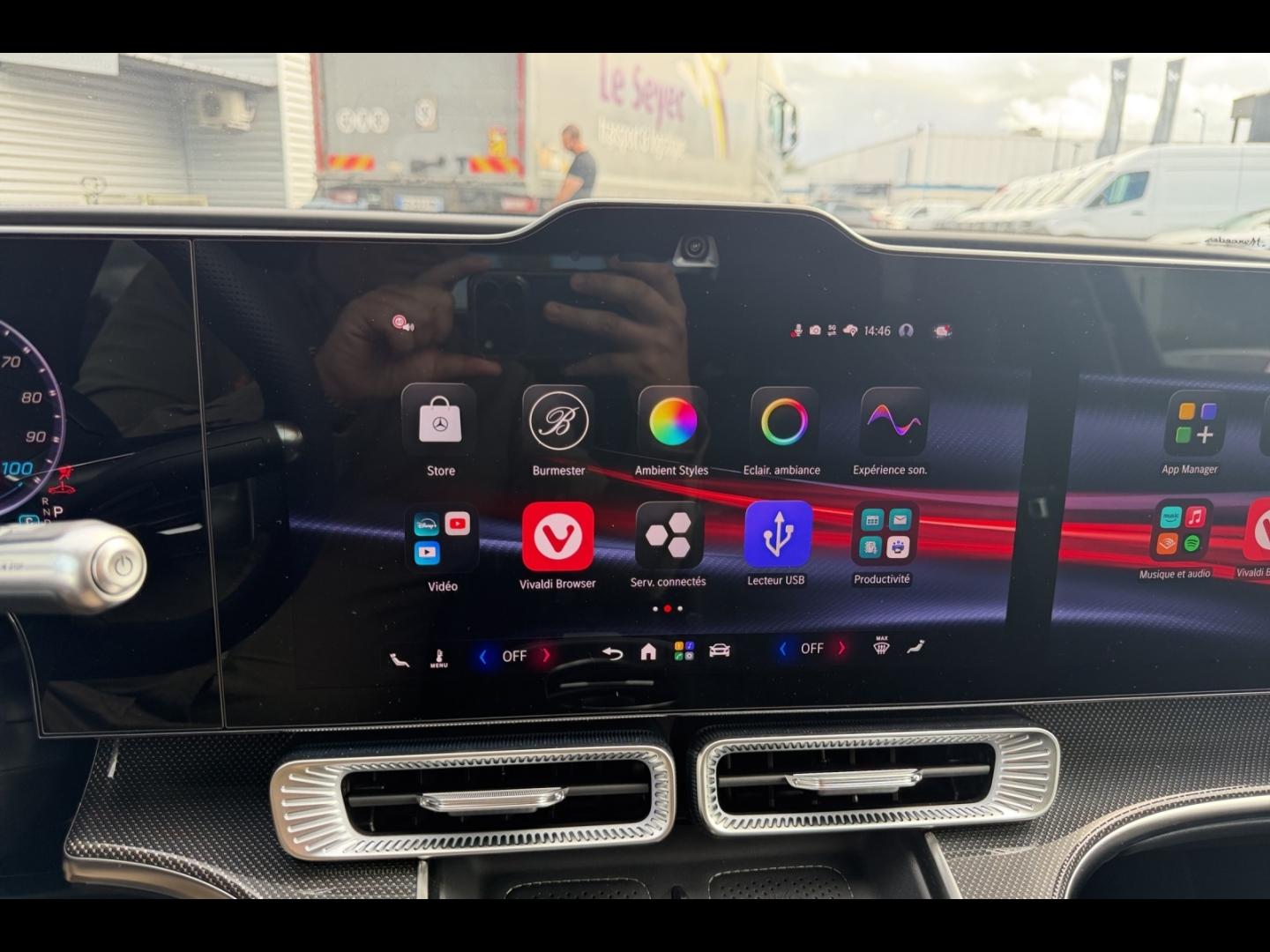 Image MERCEDES-BENZ Classe C 400 489ch 94,5kWh AMG Line 4Matic