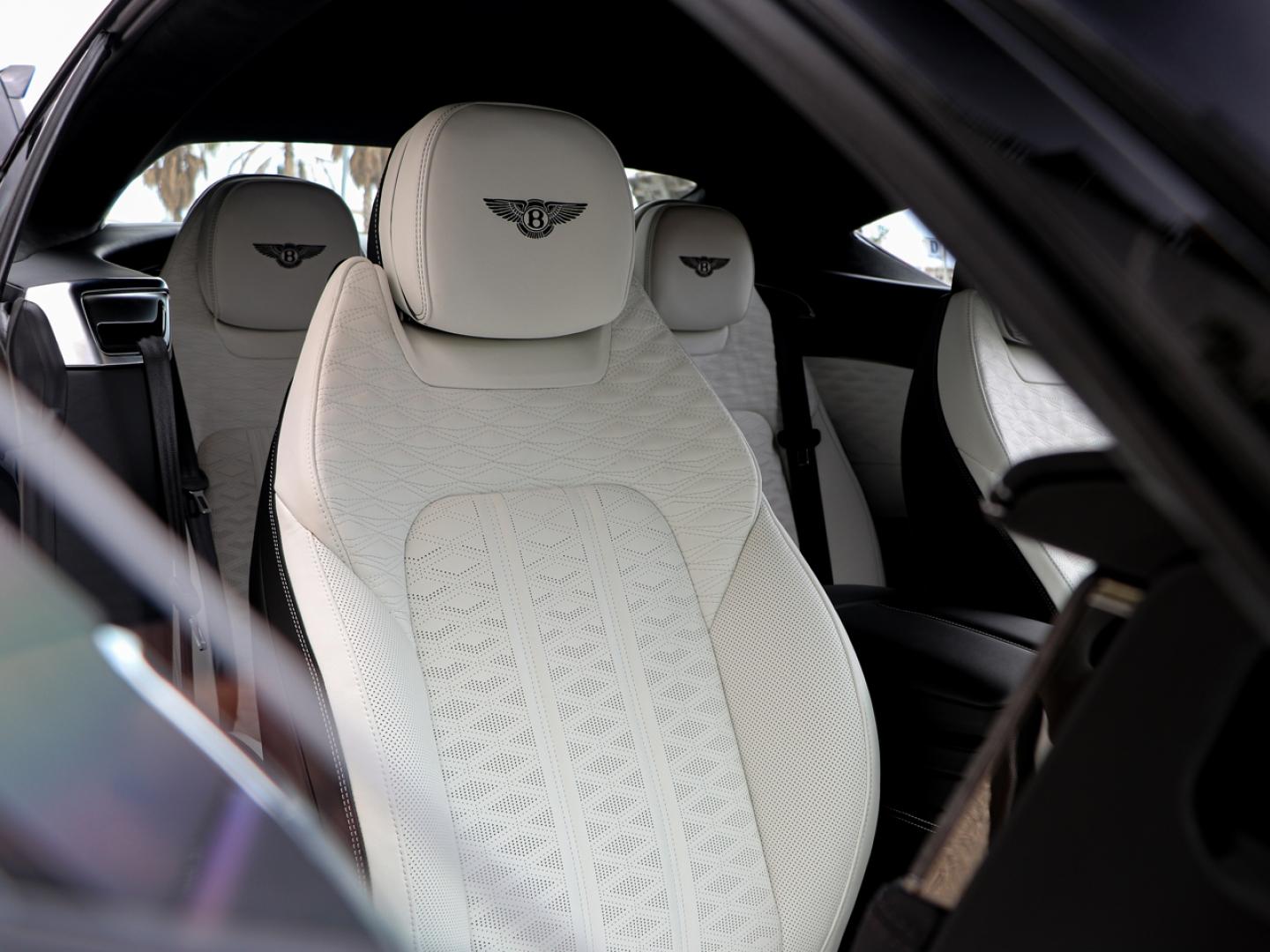 Image BENTLEY CONTINENTAL GT S V8 4.0 Hybrid 680ch
