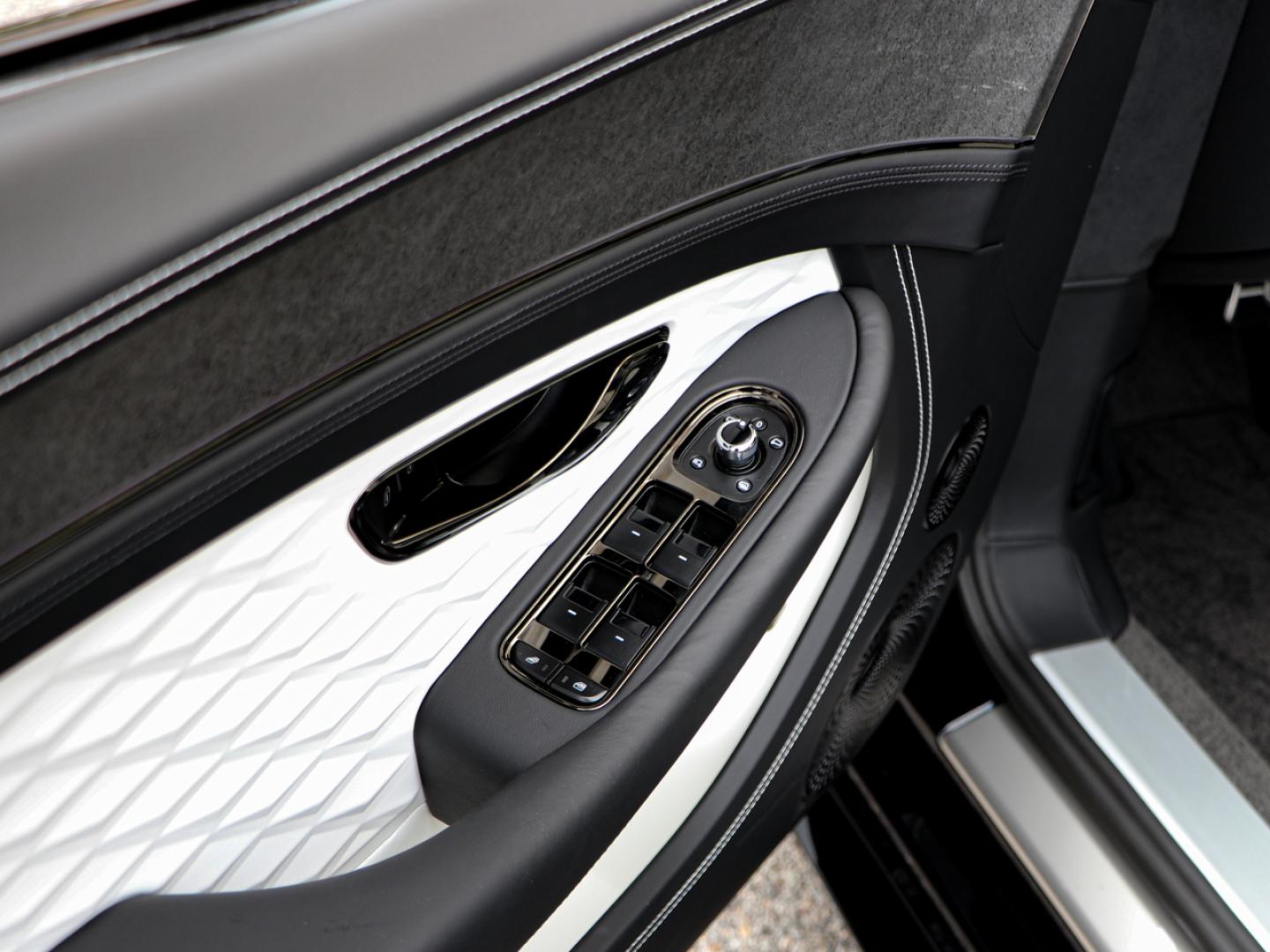 Image BENTLEY CONTINENTAL GT S V8 4.0 Hybrid 680ch