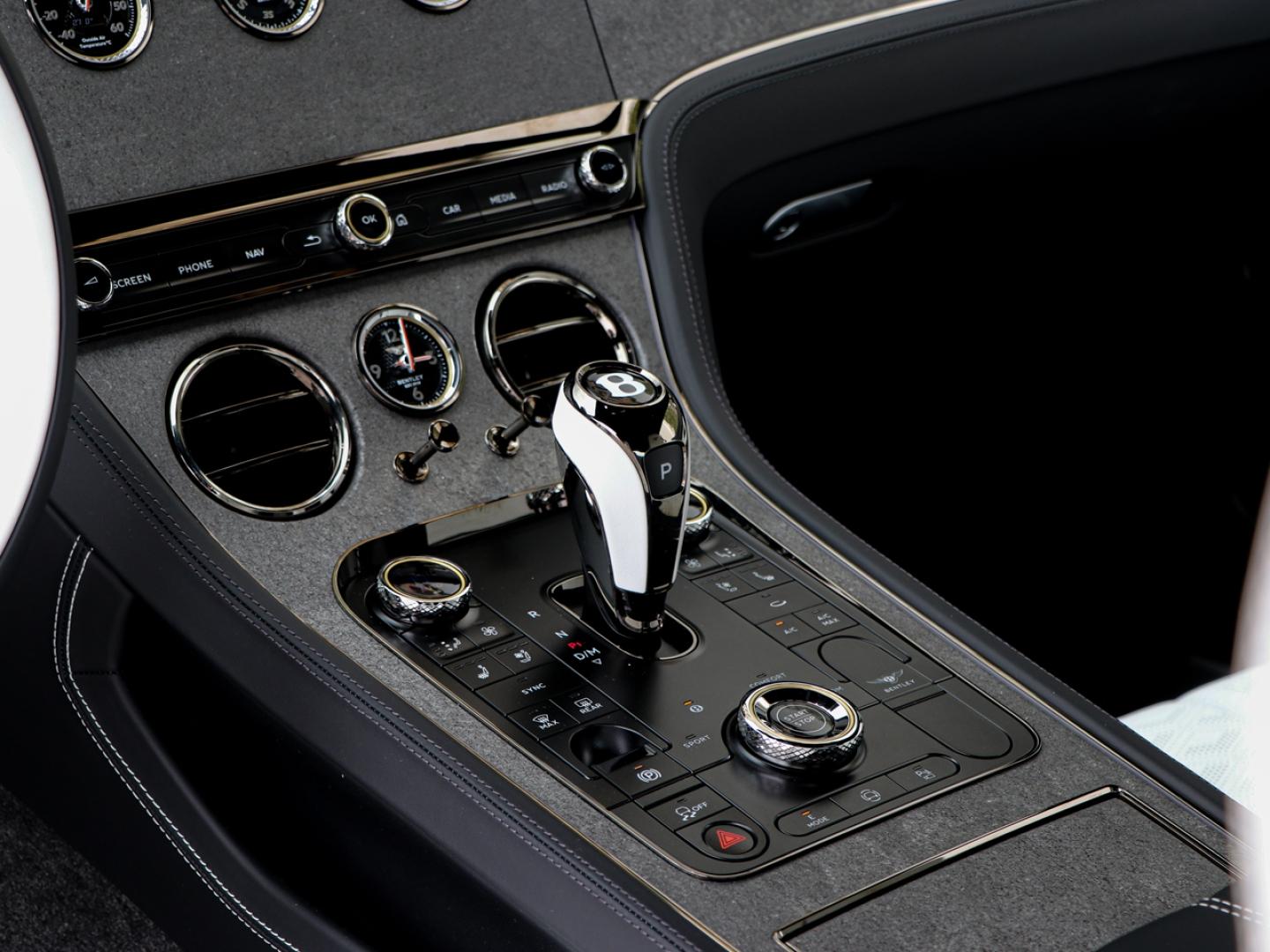 Image BENTLEY CONTINENTAL GT S V8 4.0 Hybrid 680ch