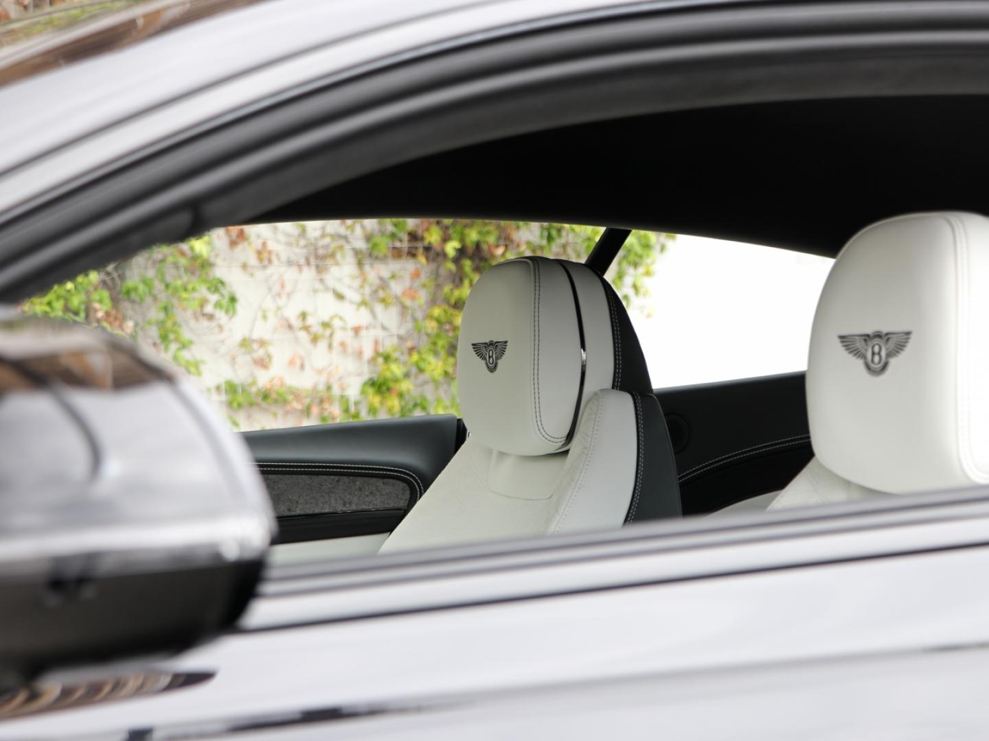 Image BENTLEY CONTINENTAL GT S V8 4.0 Hybrid 680ch