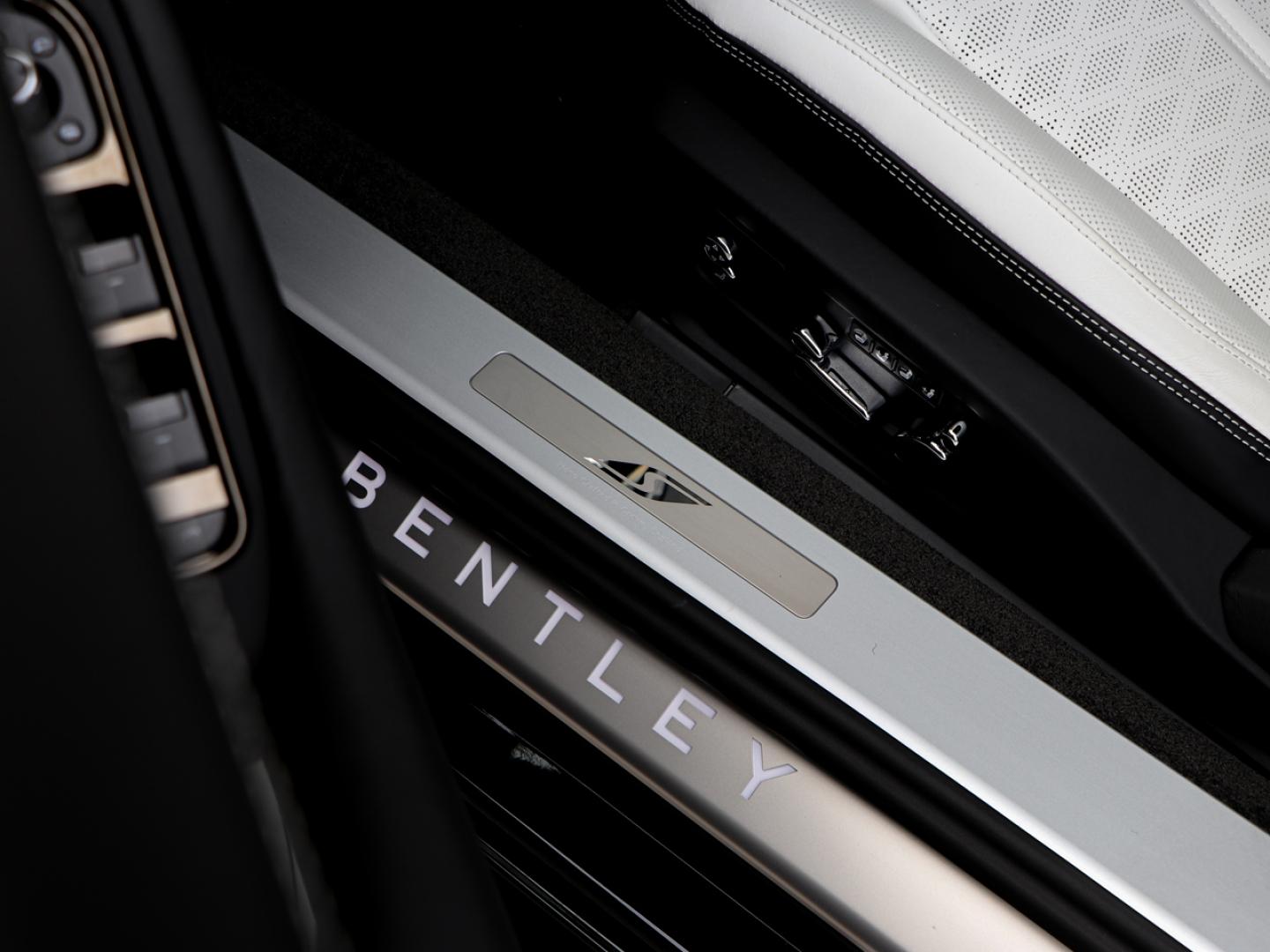 Image BENTLEY CONTINENTAL GT S V8 4.0 Hybrid 680ch