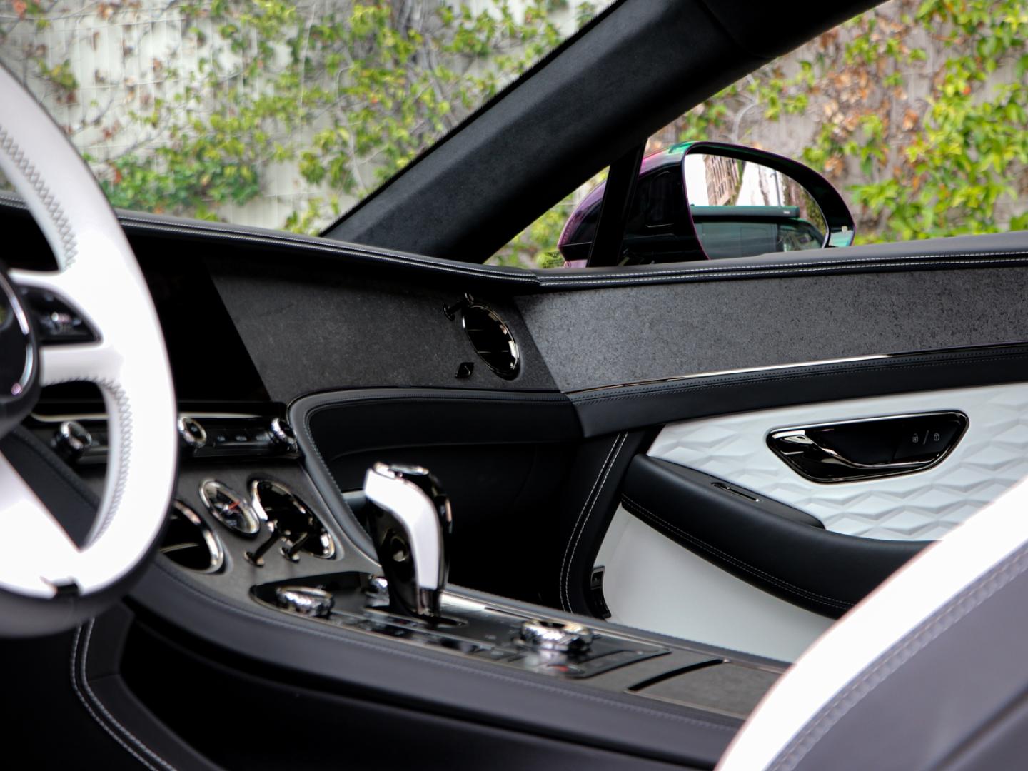 Image BENTLEY CONTINENTAL GT S V8 4.0 Hybrid 680ch