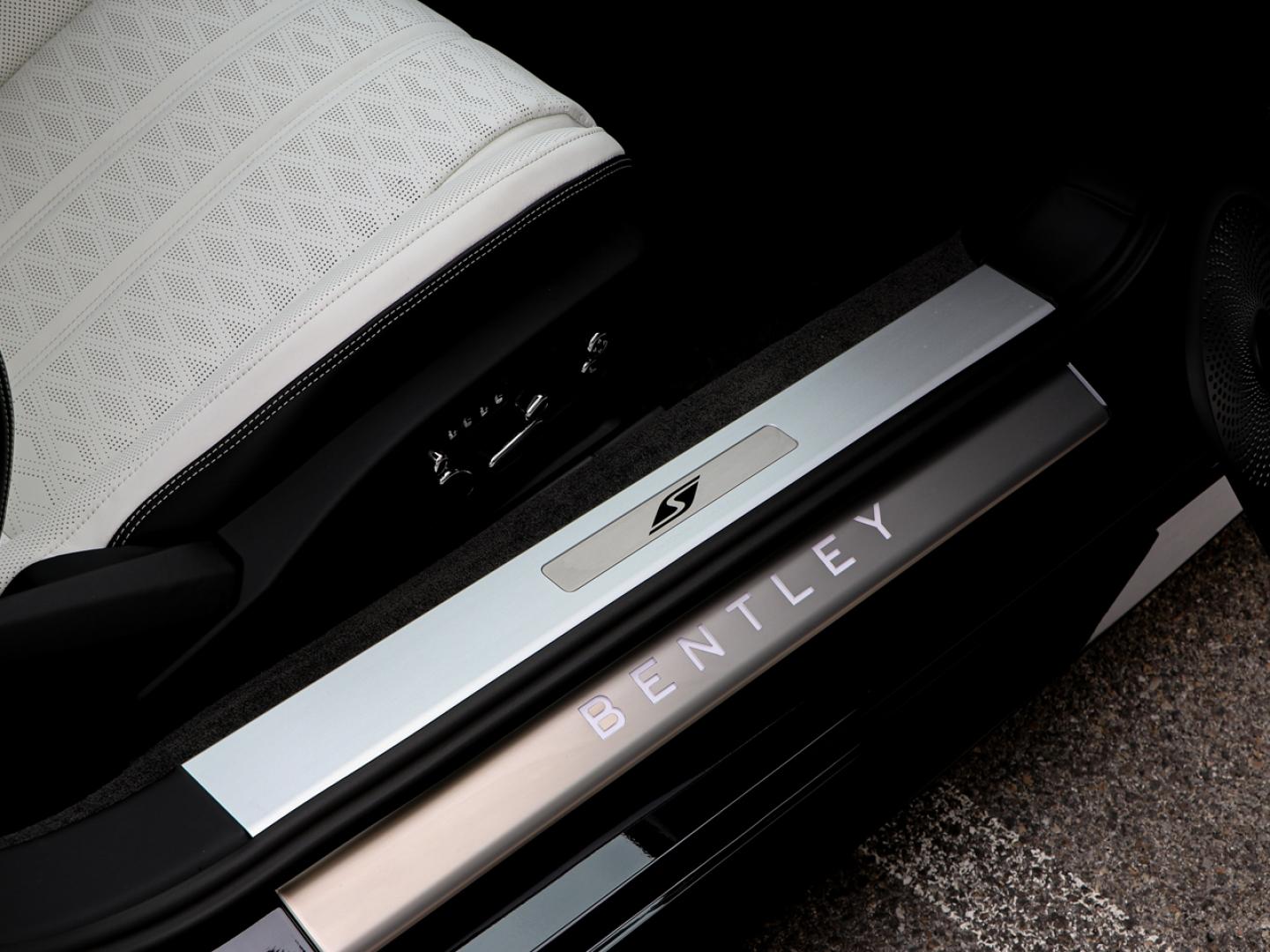 Image BENTLEY CONTINENTAL GT S V8 4.0 Hybrid 680ch