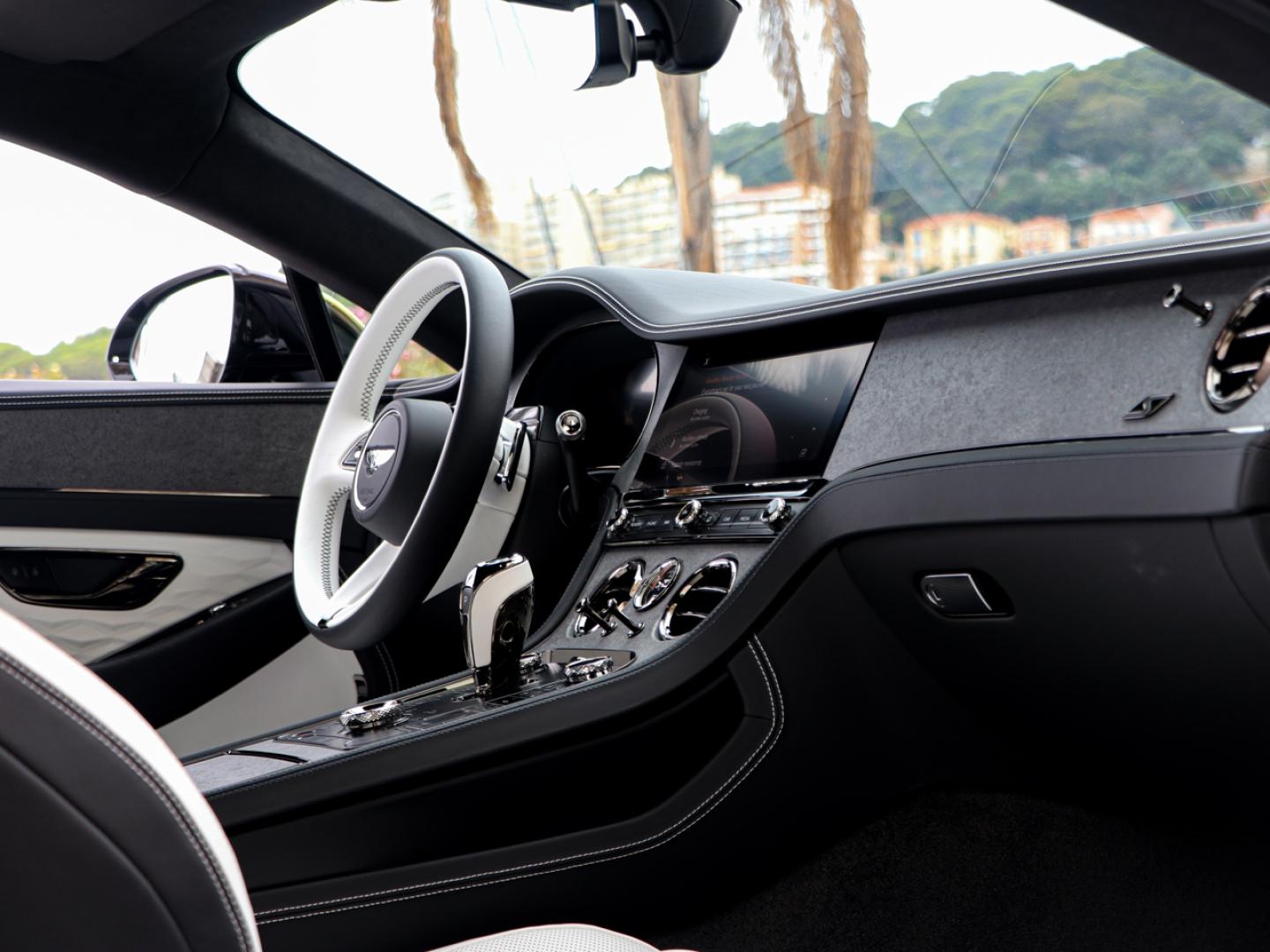 Image BENTLEY CONTINENTAL GT S V8 4.0 Hybrid 680ch