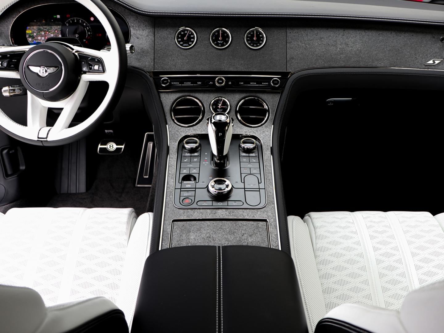 Image BENTLEY CONTINENTAL GT S V8 4.0 Hybrid 680ch
