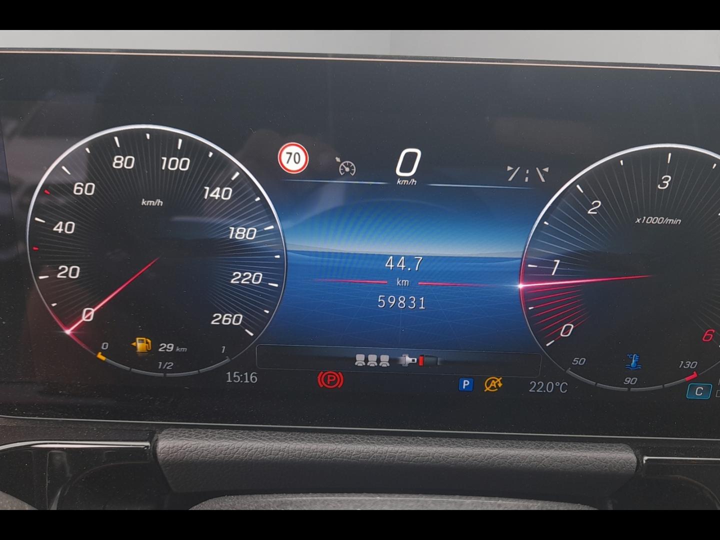 Image MERCEDES-BENZ GLA 200 d 150ch Progressive Line 8G-DCT