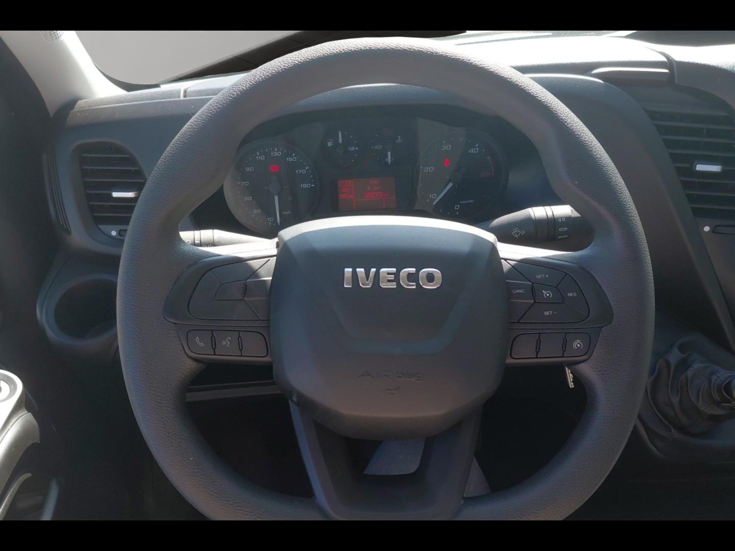 Image IVECO Daily CCb 35C16H empattement 4100 3.0 Tor PORTE VOITURE