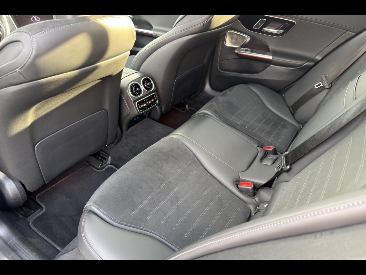 Image MERCEDES-BENZ Classe C 220 d 197ch AMG Line