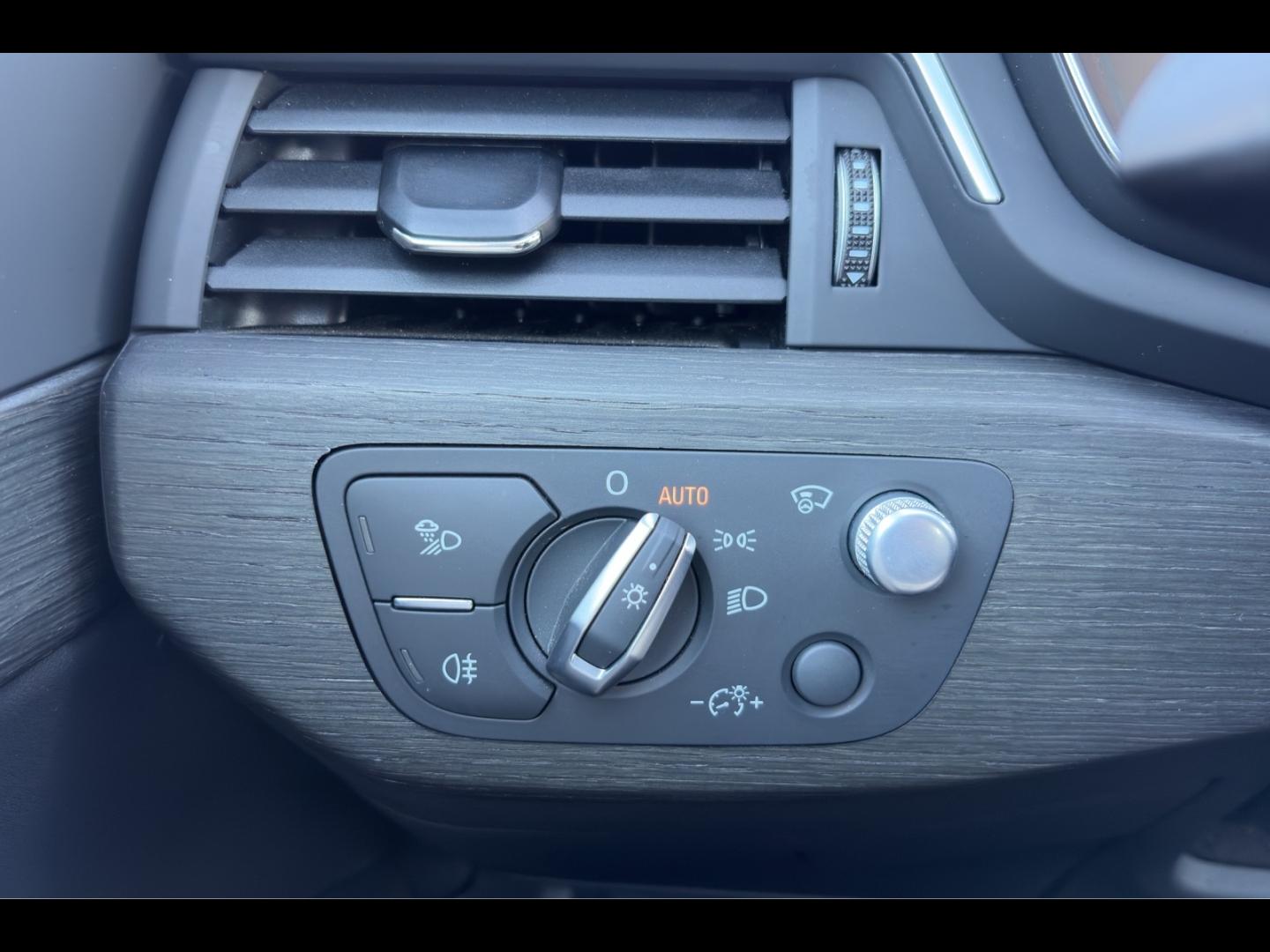 Image AUDI A4 Avant 40 TFSI 204ch Avus quattro S tronic 7