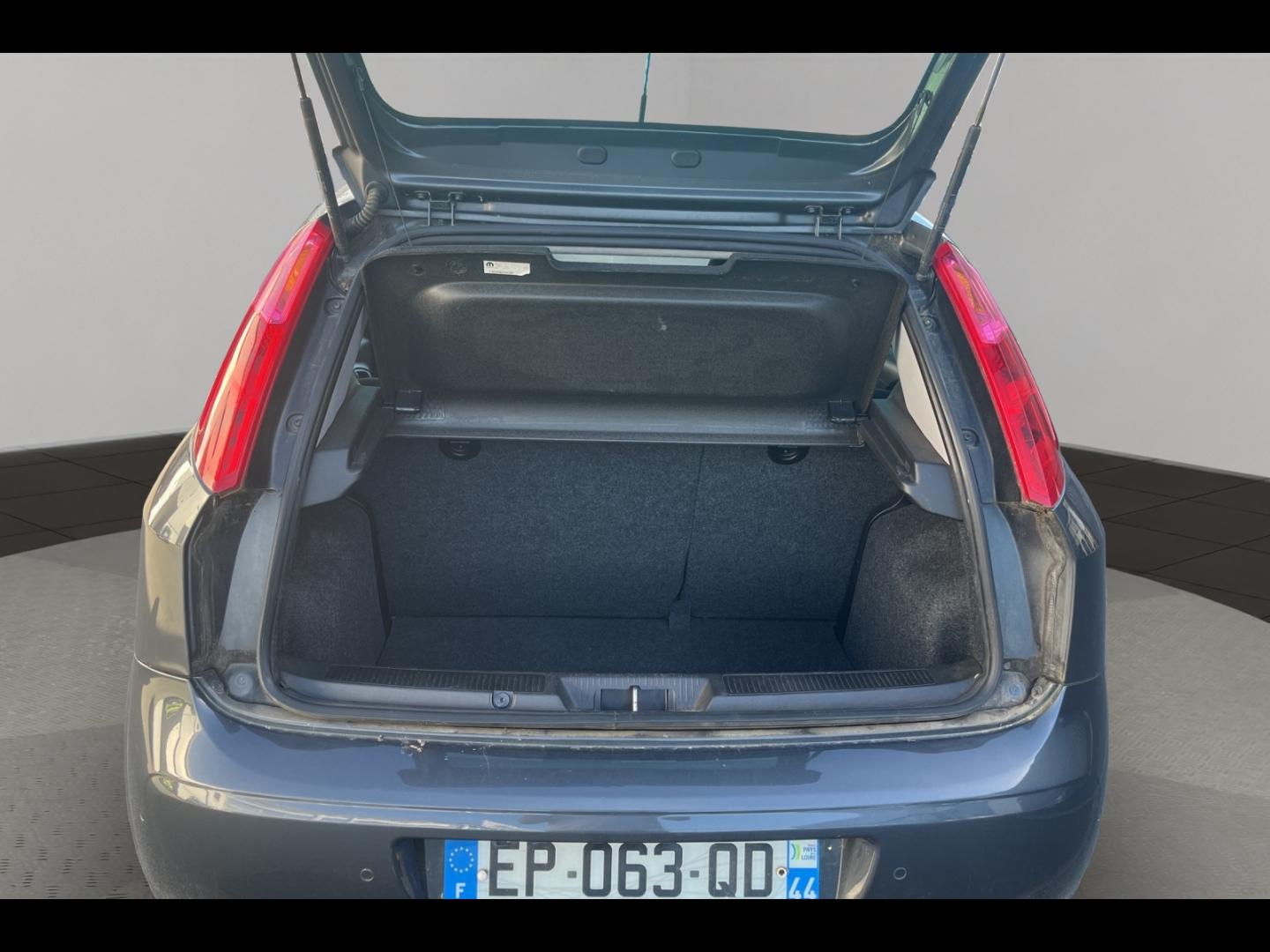 Image FIAT Punto 1.4 8v 77ch S&S Lounge 5p