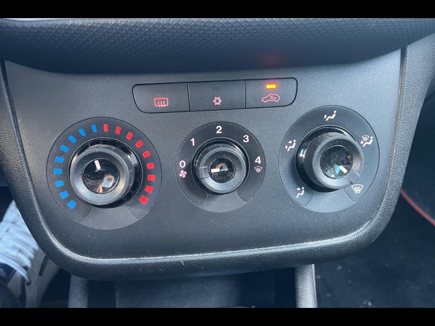 Image FIAT Punto 1.4 8v 77ch S&S Lounge 5p
