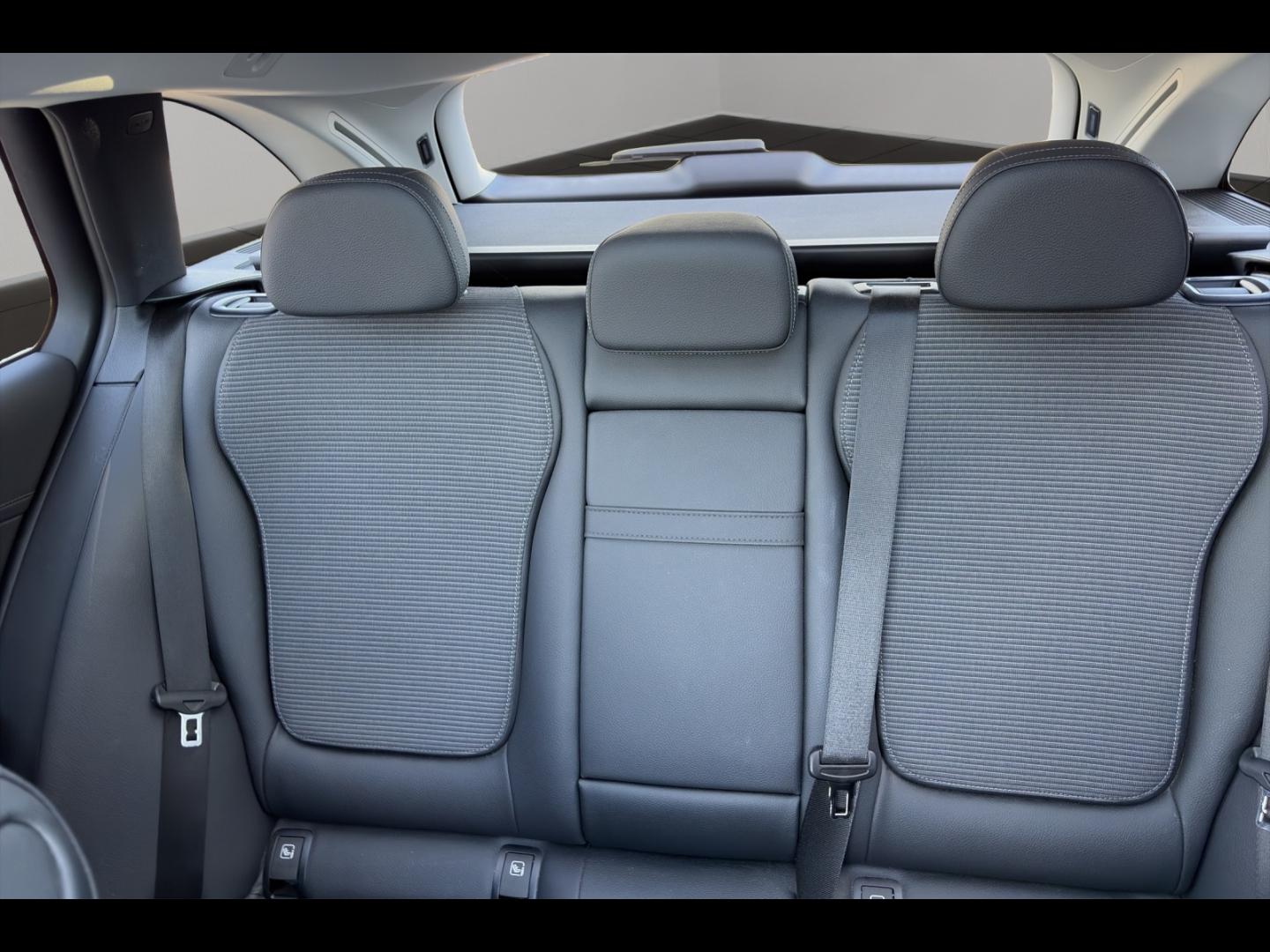 Image MERCEDES-BENZ Classe C 220 d 200ch Avantgarde Line 4Matic