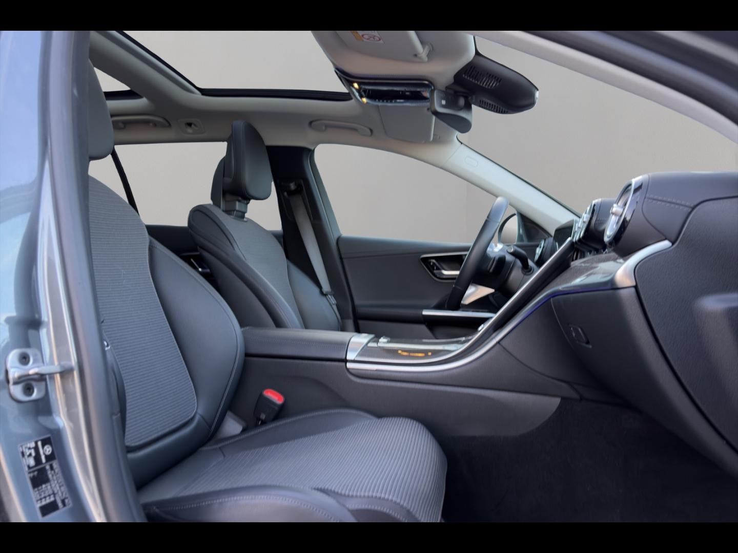 Image MERCEDES-BENZ Classe C 220 d 200ch Avantgarde Line 4Matic