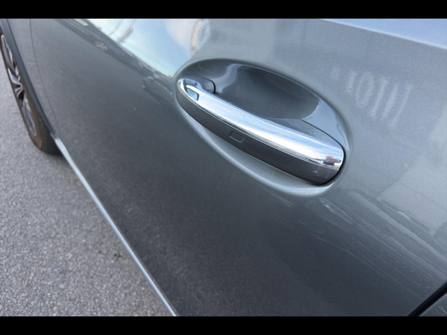 Image MERCEDES-BENZ Classe C 220 d 200ch Avantgarde Line 4Matic