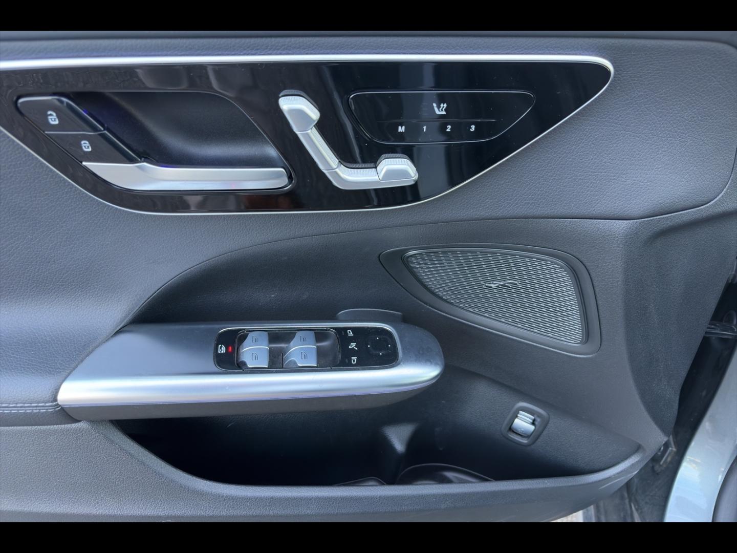 Image MERCEDES-BENZ Classe C 220 d 200ch Avantgarde Line 4Matic