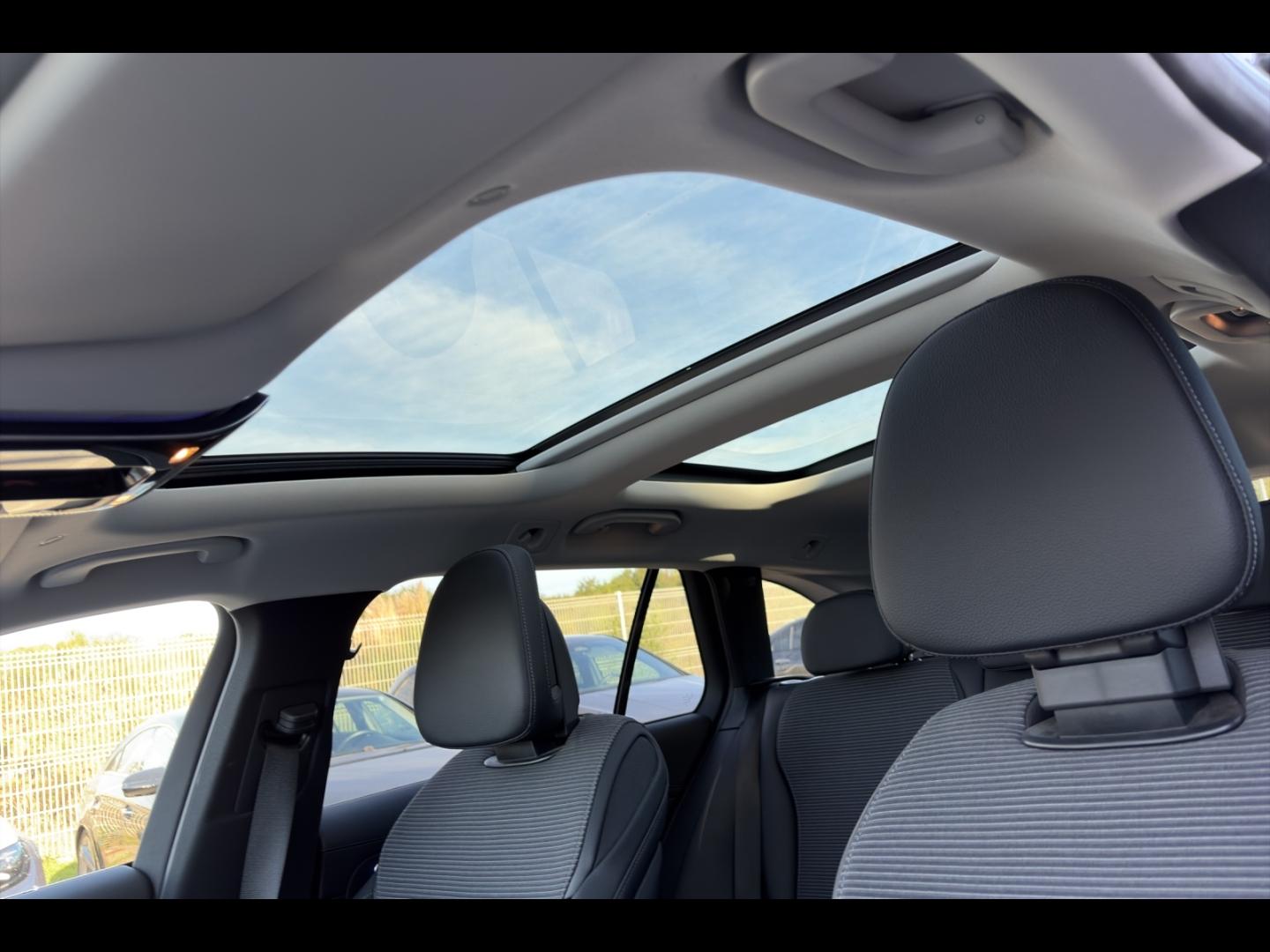 Image MERCEDES-BENZ Classe C 220 d 200ch Avantgarde Line 4Matic