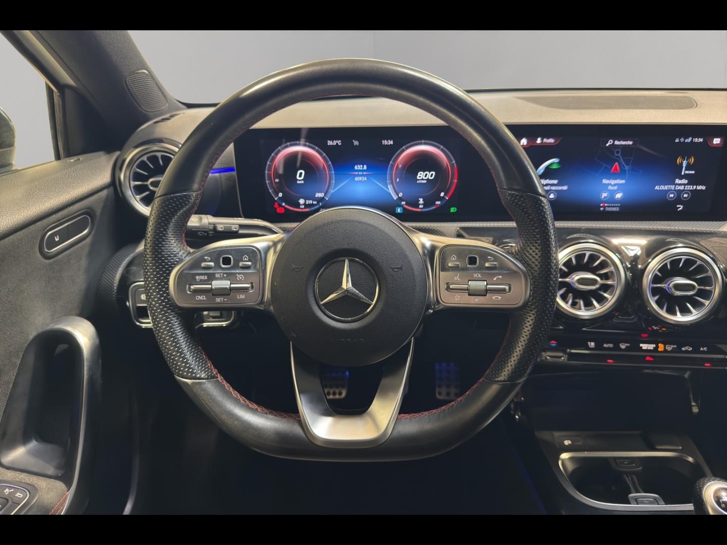 Image MERCEDES-BENZ Classe A 180 136ch AMG Line