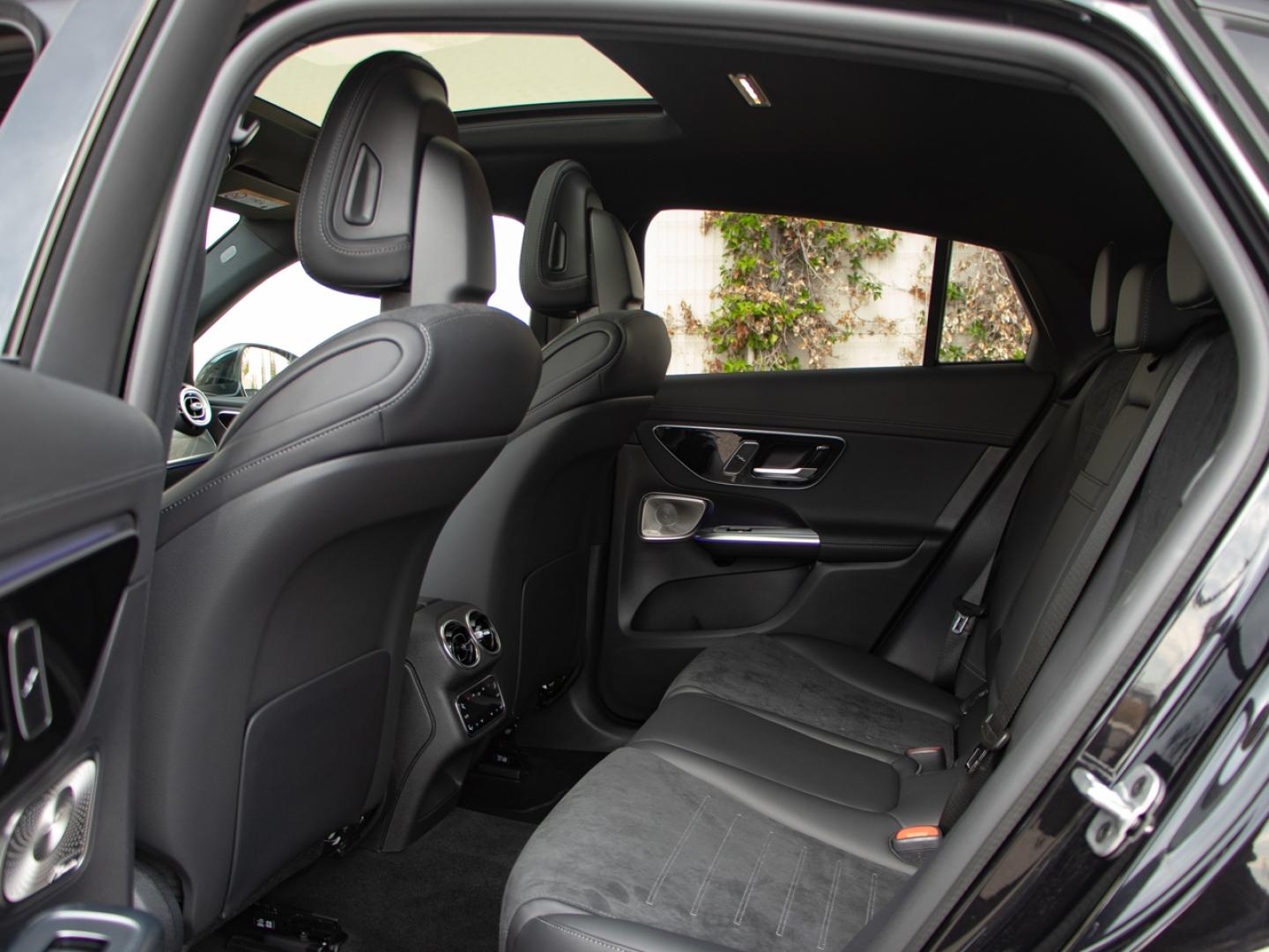 Image MERCEDES-BENZ GLC Coupé 300 d e Hybrid 197+136ch AMG Line + 4Matic 9G-Tronic