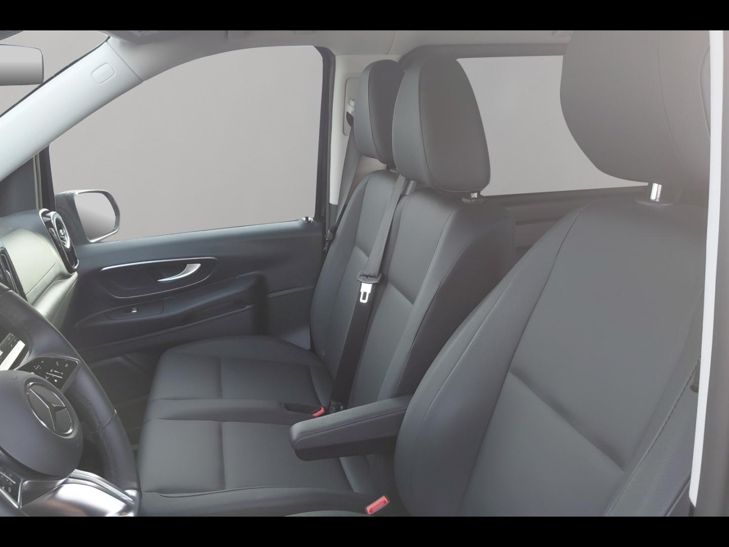 Image MERCEDES-BENZ Vito Tourer 116 CDI Extra-Long Select 9G-Tronic