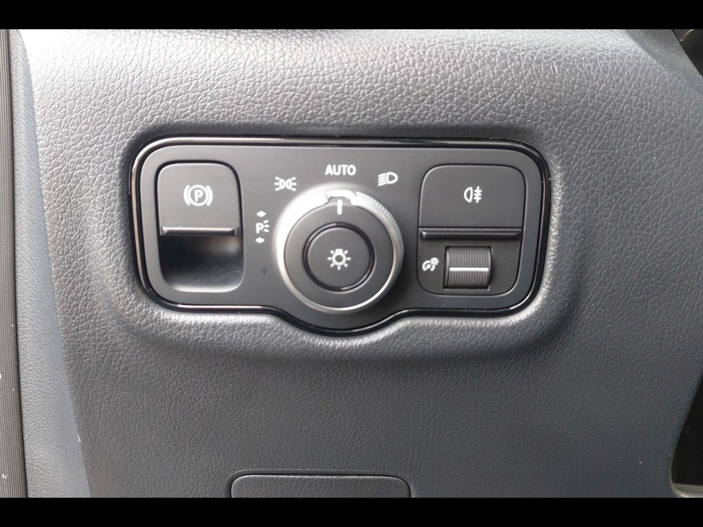 Image MERCEDES-BENZ Vito Tourer 116 CDI Extra-Long Select 9G-Tronic