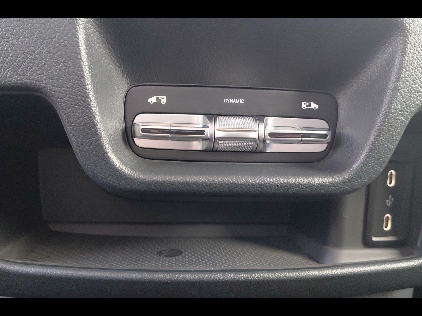 Image MERCEDES-BENZ Vito Tourer 116 CDI Extra-Long Select 9G-Tronic