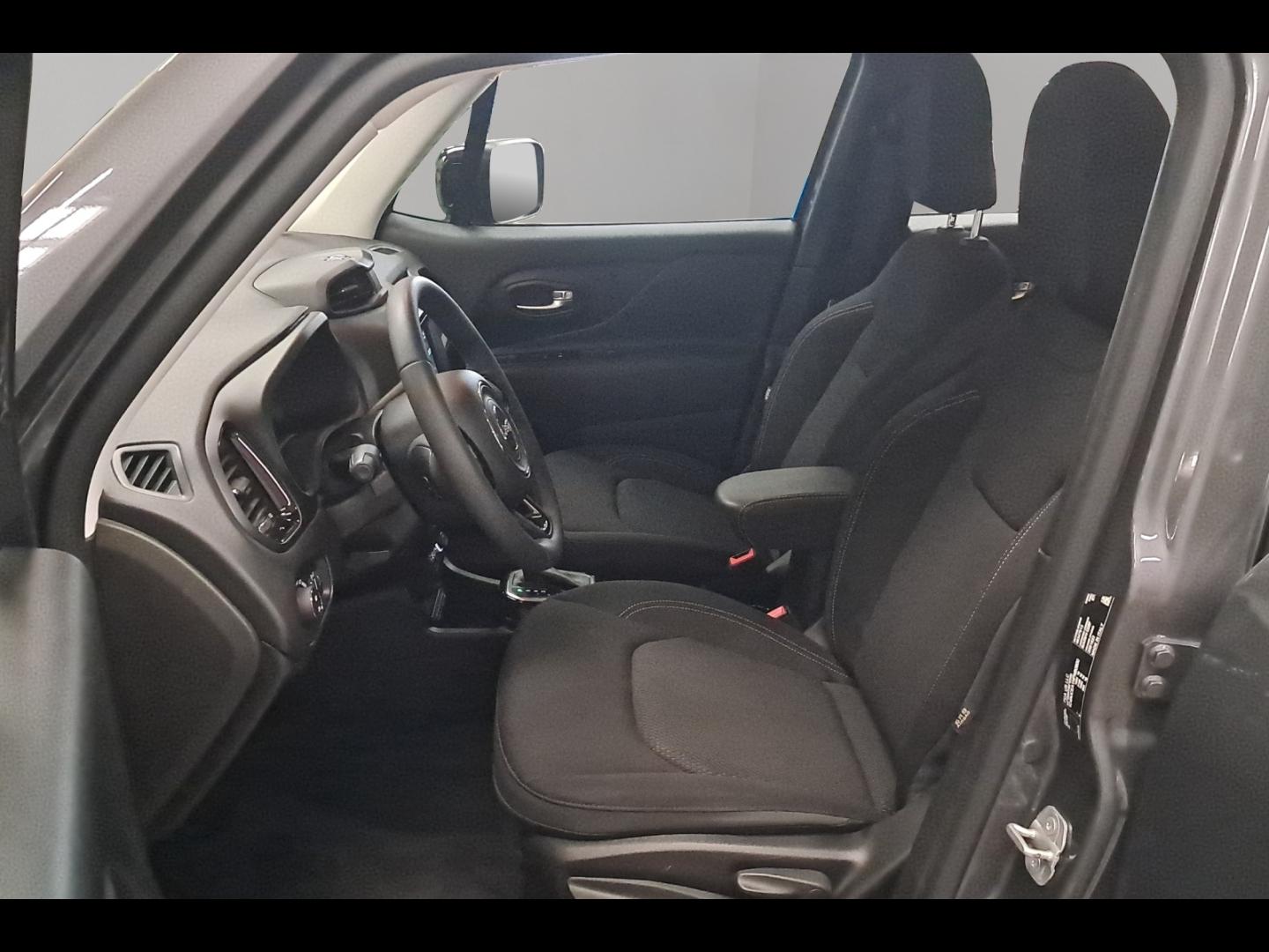 Image JEEP Renegade 1.5 Turbo T4 130ch MHEV Night Eagle BVR7 MY22