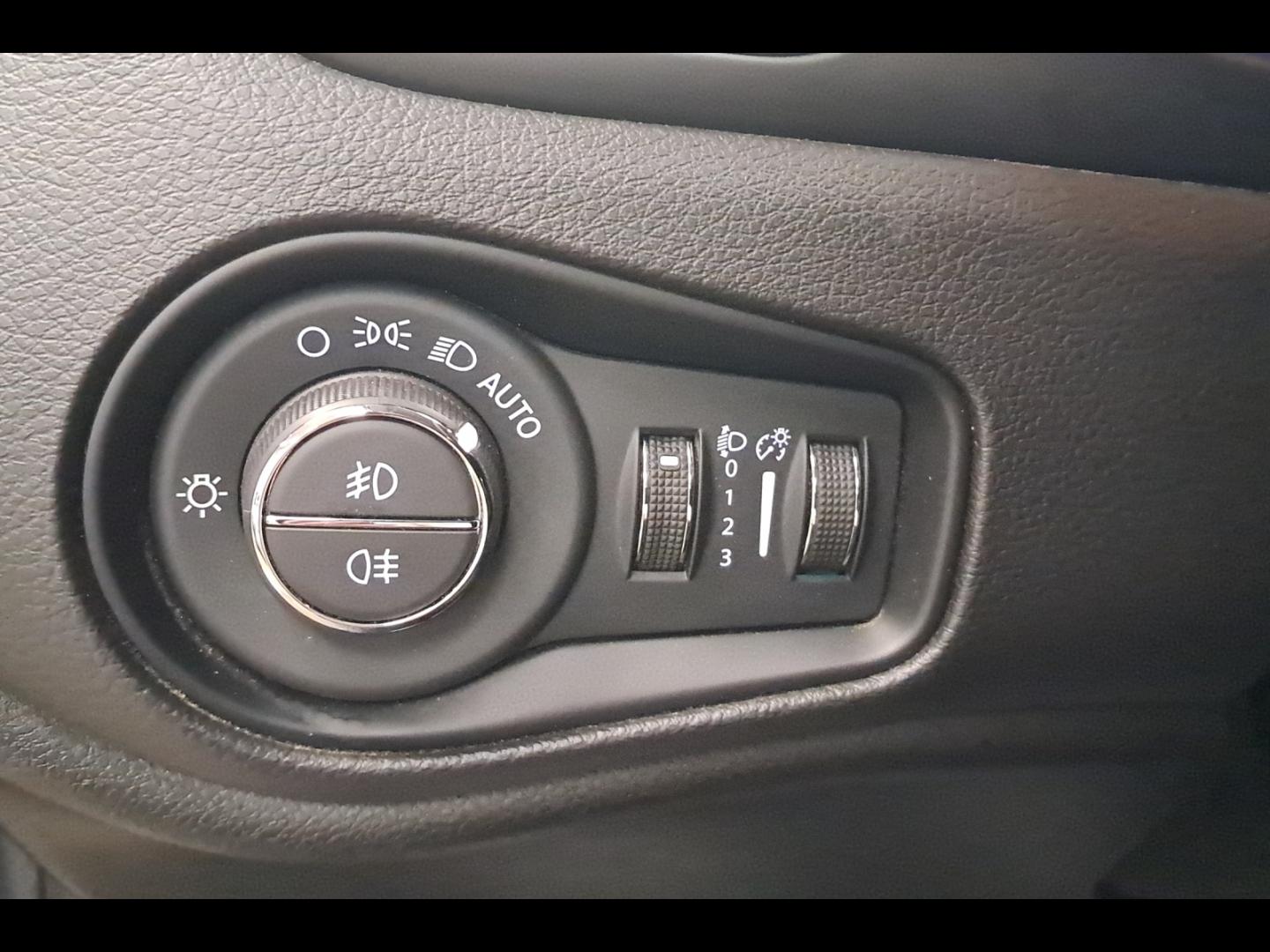 Image JEEP Renegade 1.5 Turbo T4 130ch MHEV Night Eagle BVR7 MY22